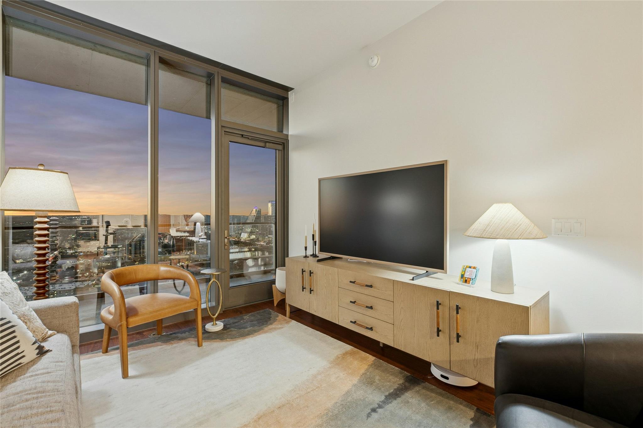 44 East Ave # 3703, Austin, TX 78701