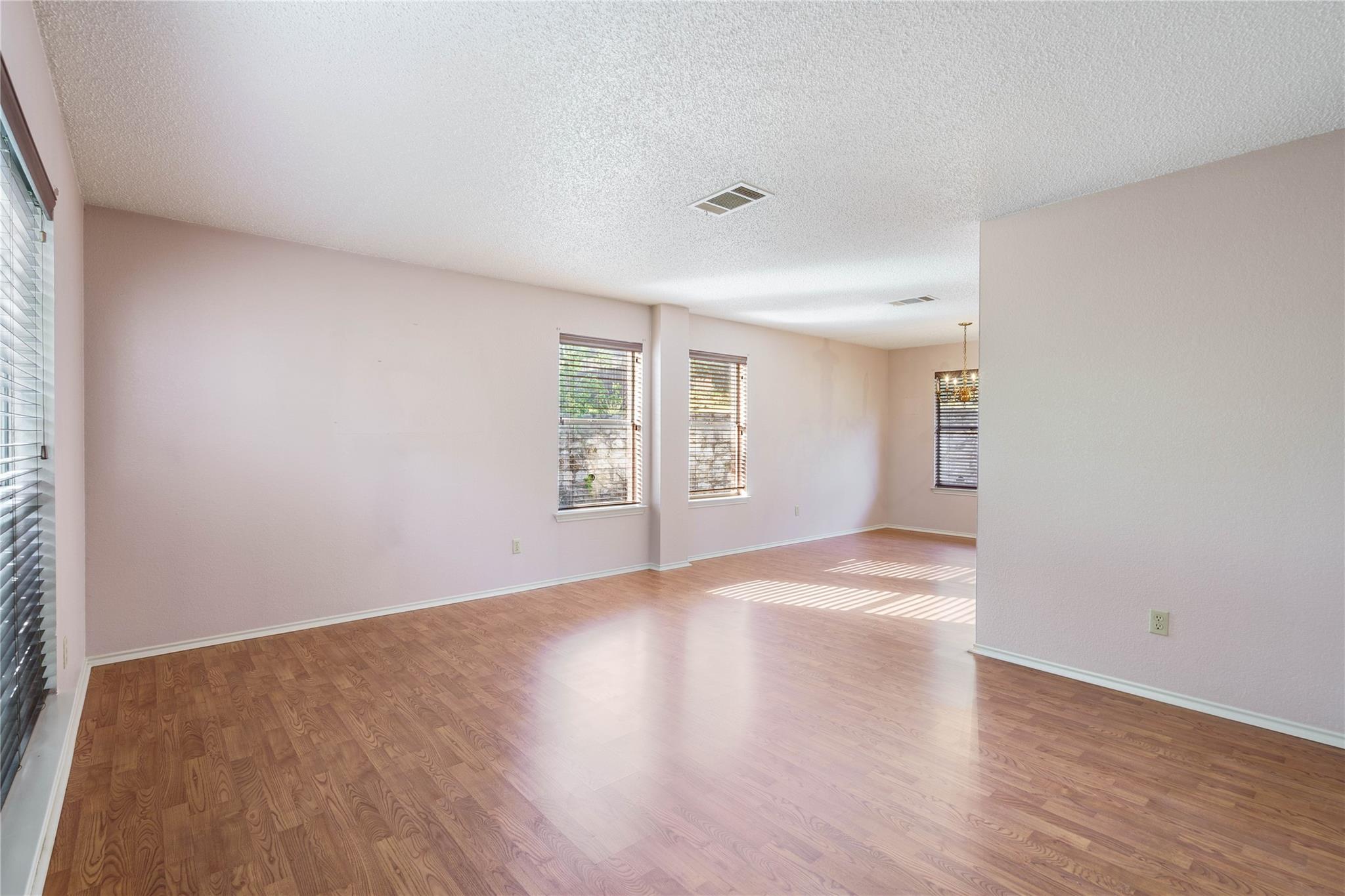 8301 Landsman Dr, Austin, TX 78736