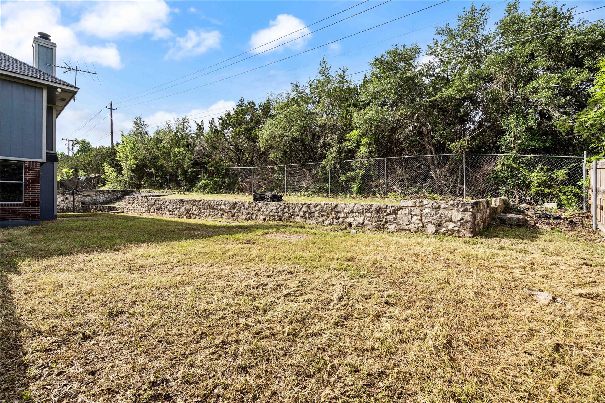 8301 Landsman Dr, Austin, TX 78736