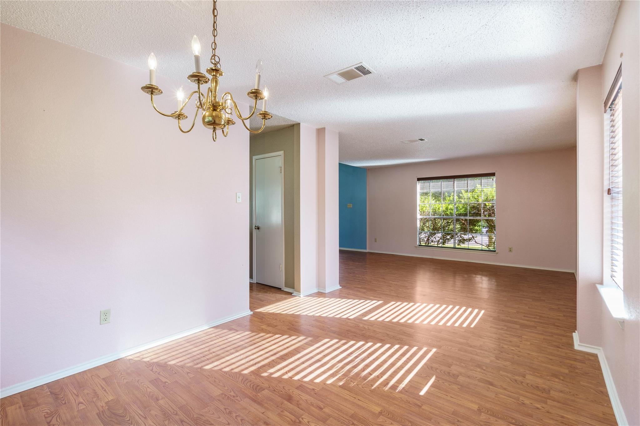 8301 Landsman Dr, Austin, TX 78736