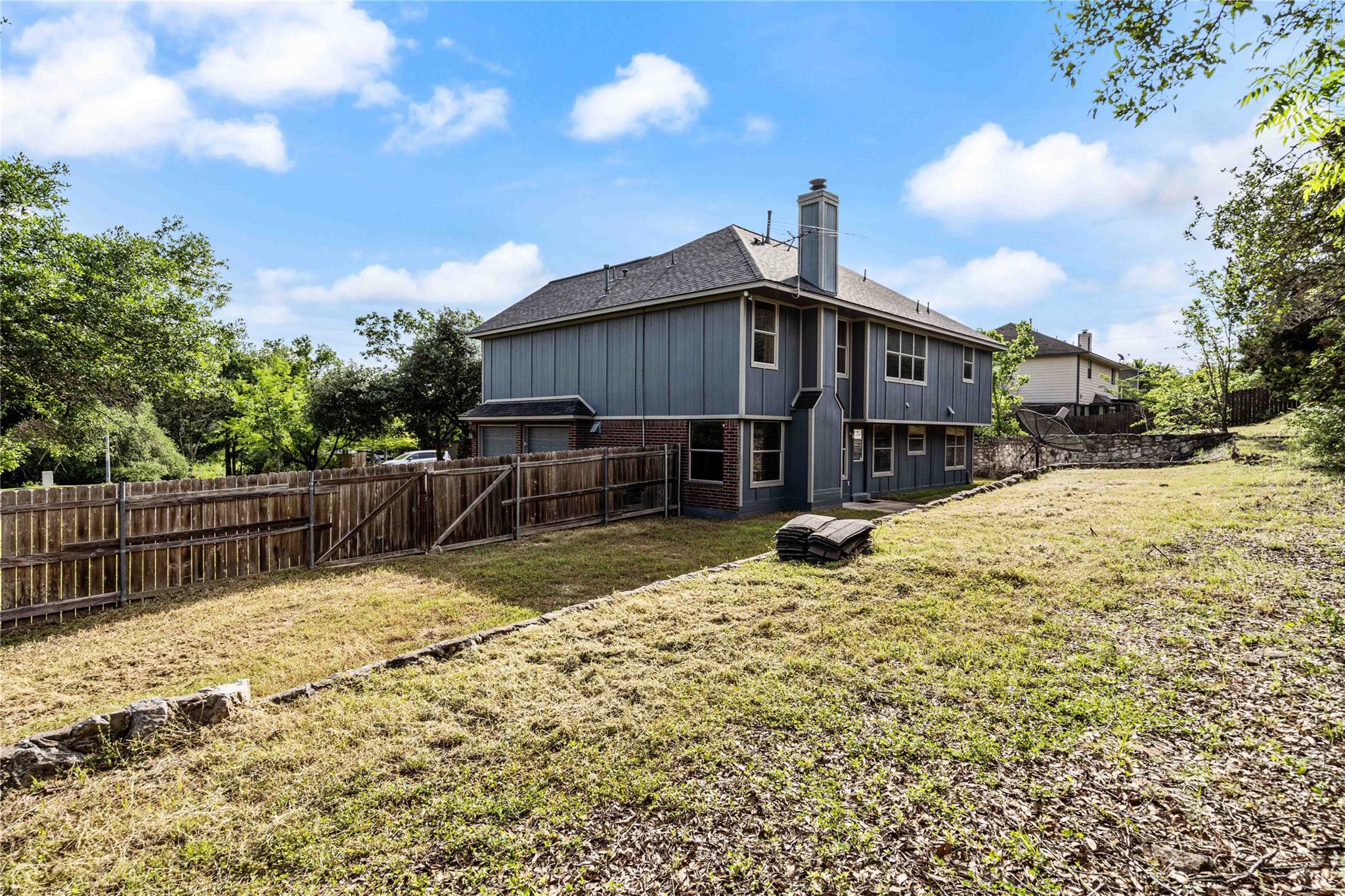 8301 Landsman Dr, Austin, TX 78736