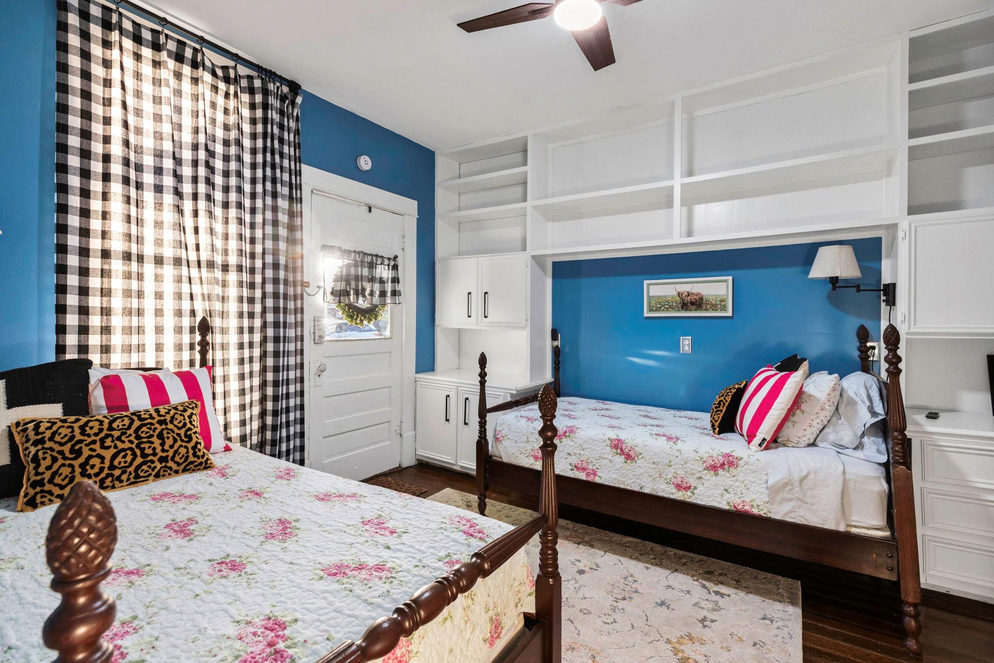 200 Gresham St, Smithville, TX 78957