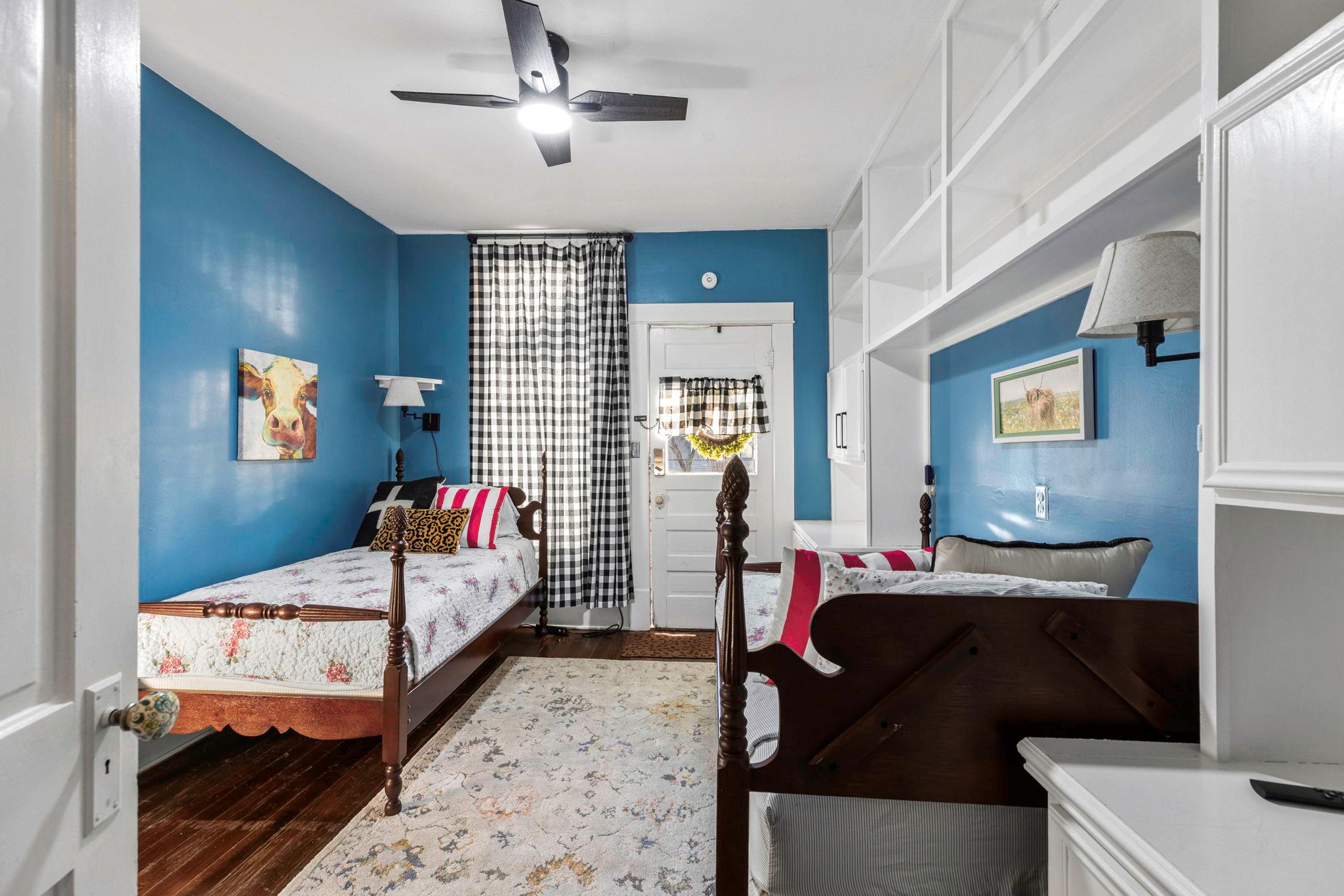 200 Gresham St, Smithville, TX 78957