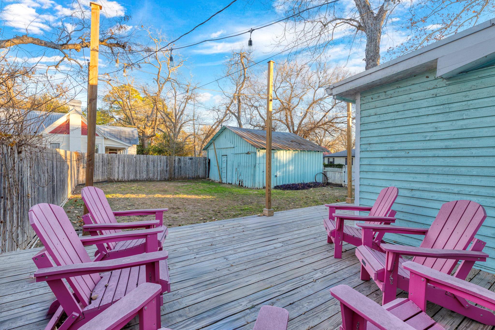 200 Gresham St, Smithville, TX 78957