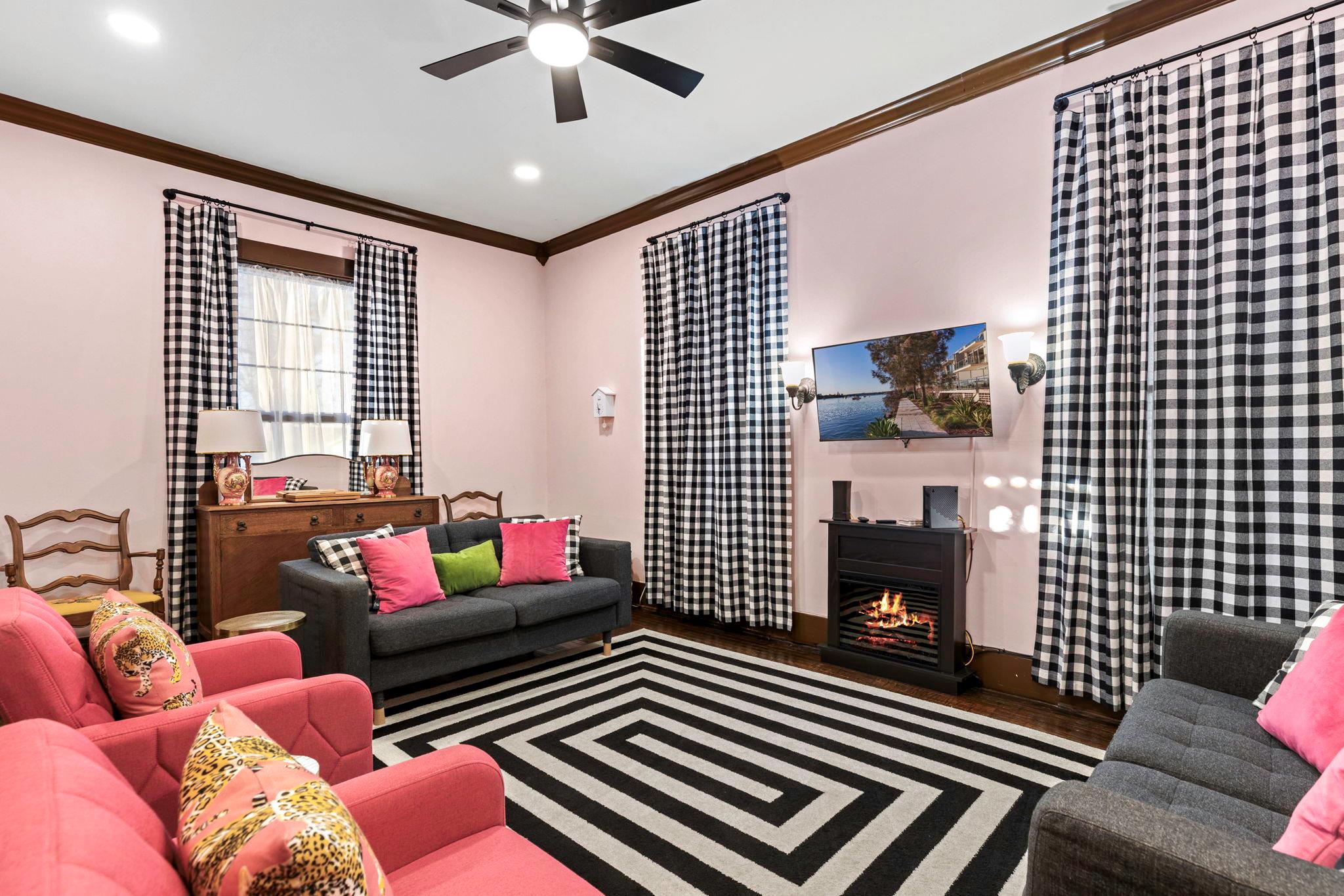 200 Gresham St, Smithville, TX 78957