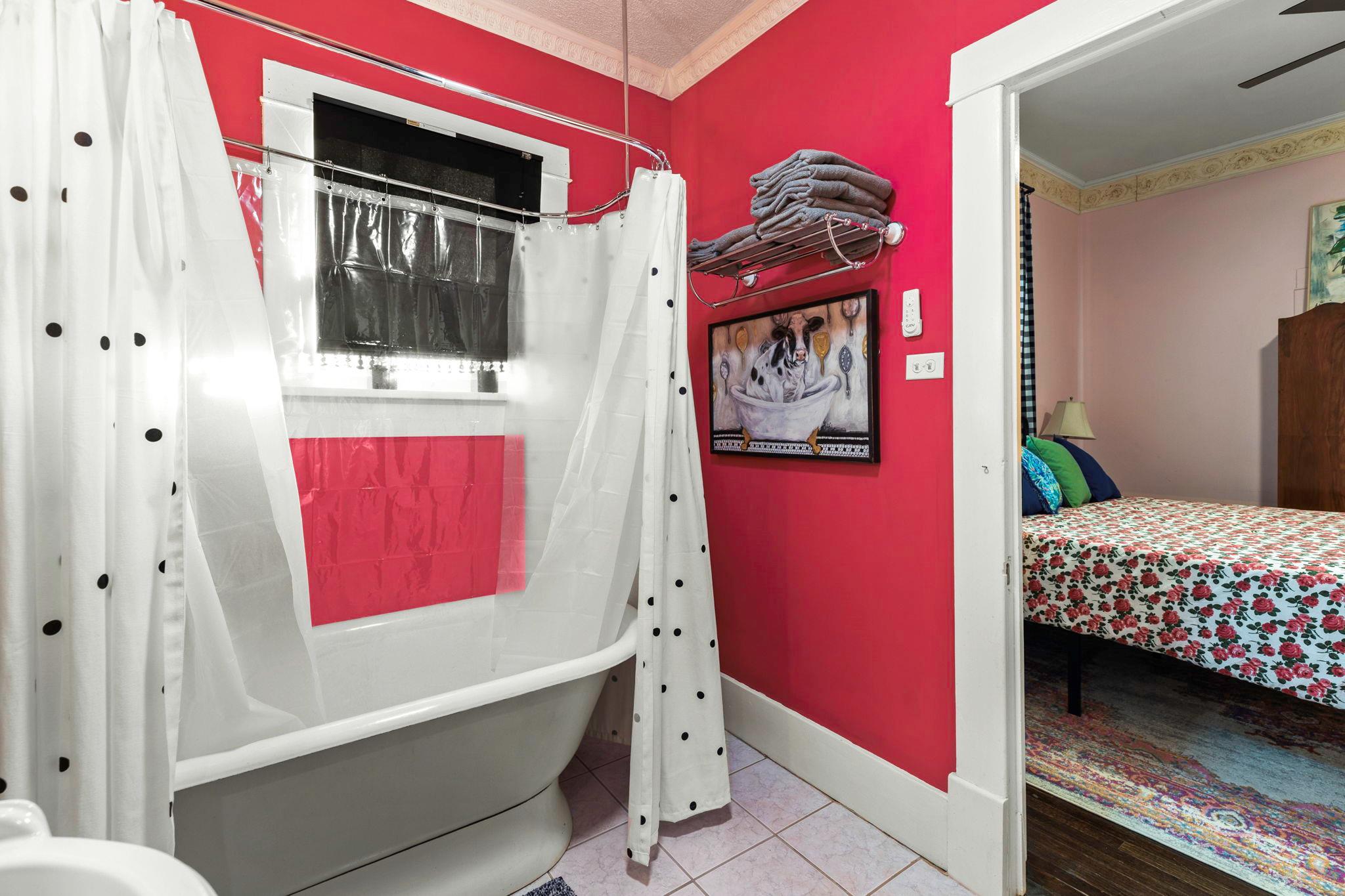 200 Gresham St, Smithville, TX 78957