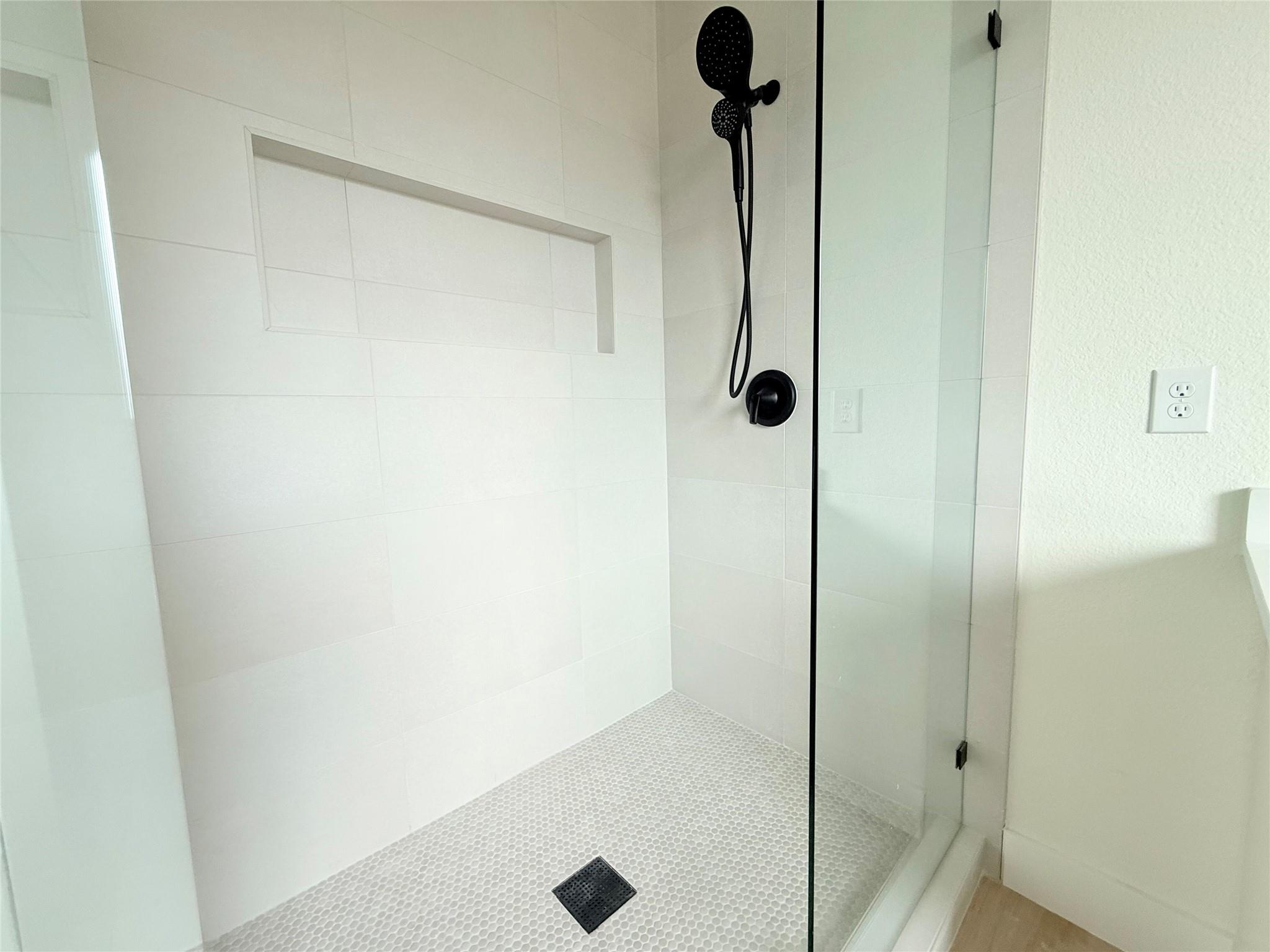 137 E Pauwela Ln, Bastrop, TX 78602