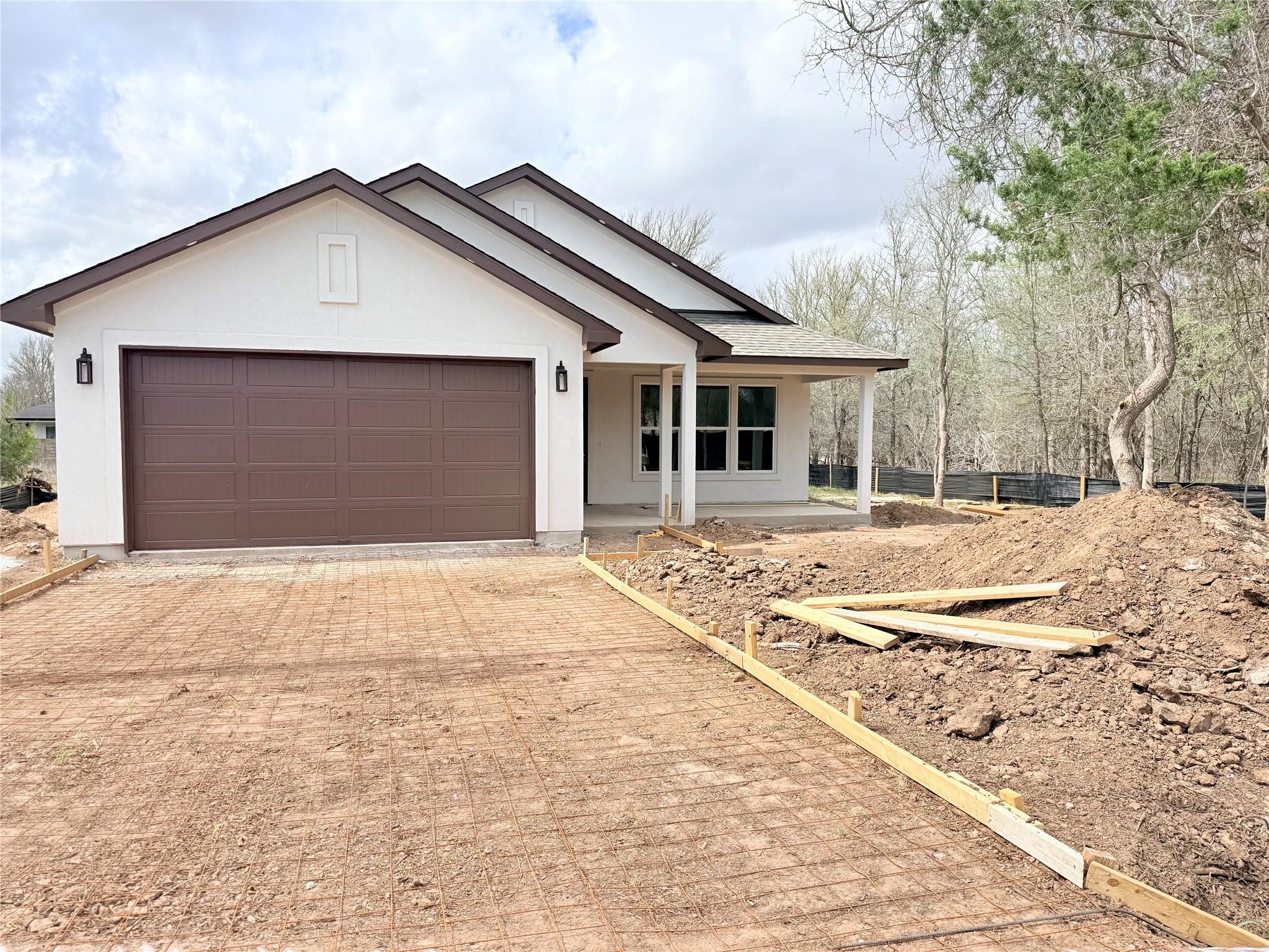 137 E Pauwela Ln, Bastrop, TX 78602