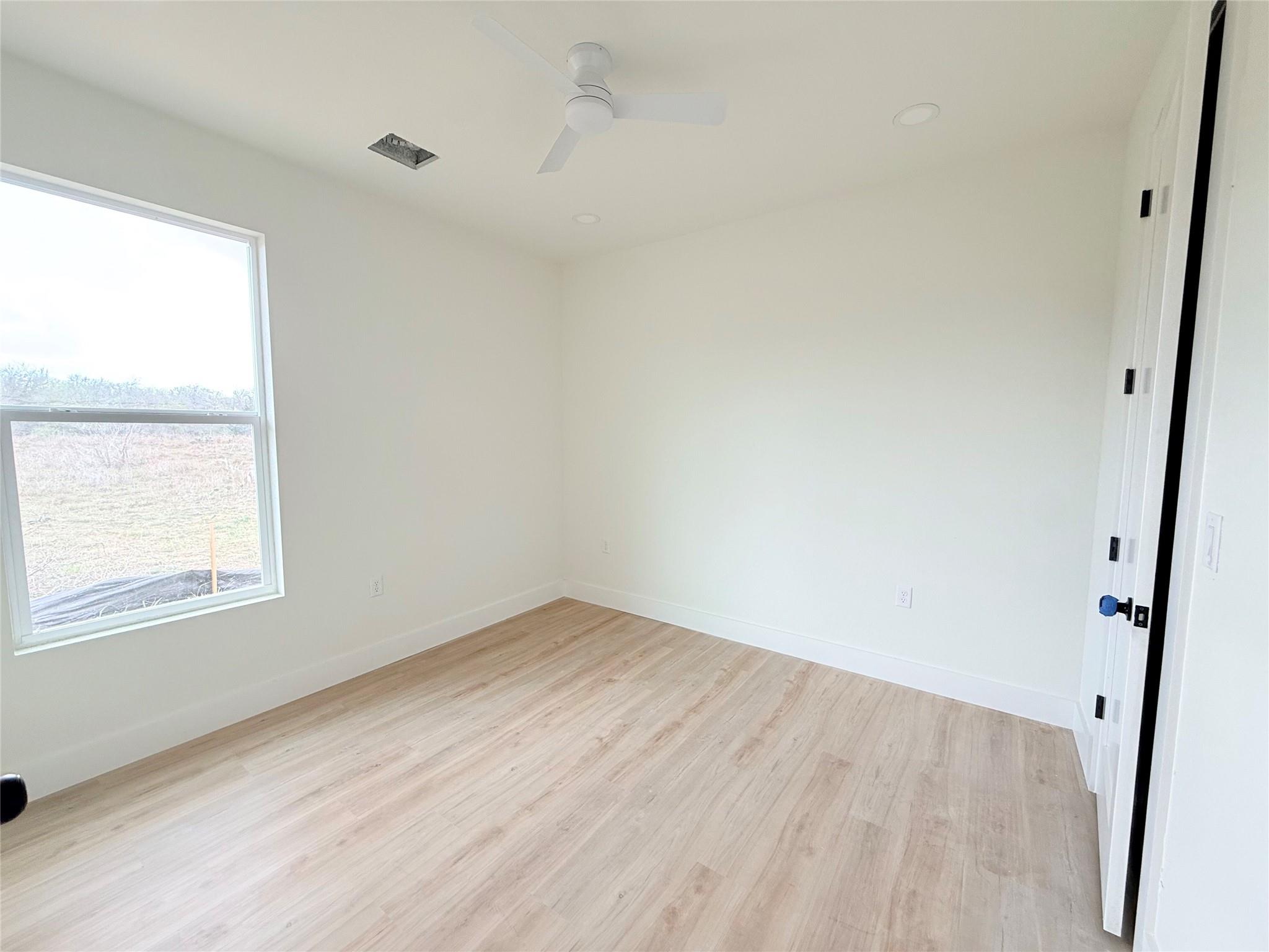 137 E Pauwela Ln, Bastrop, TX 78602