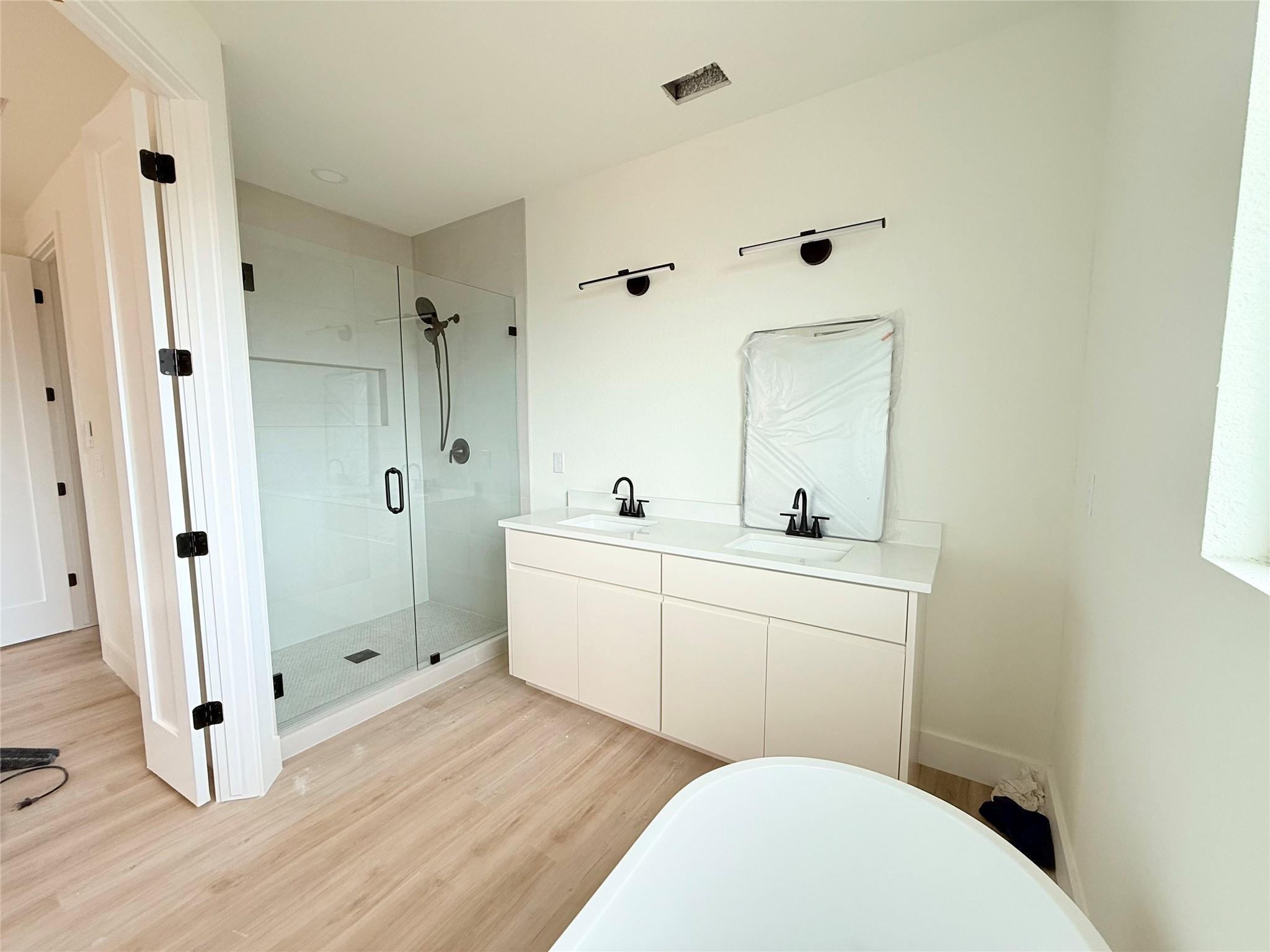 137 E Pauwela Ln, Bastrop, TX 78602