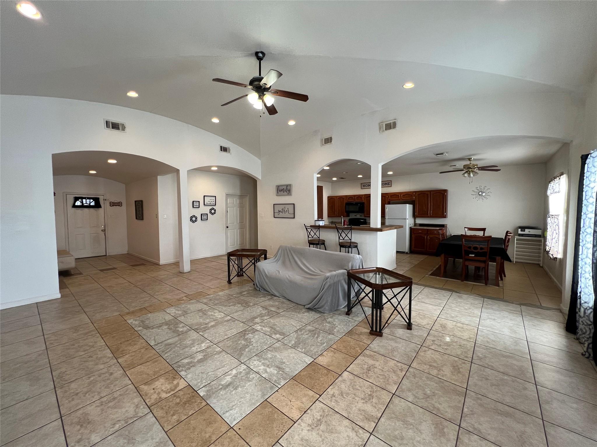 111 Mariah Dr, Kyle, TX 78640