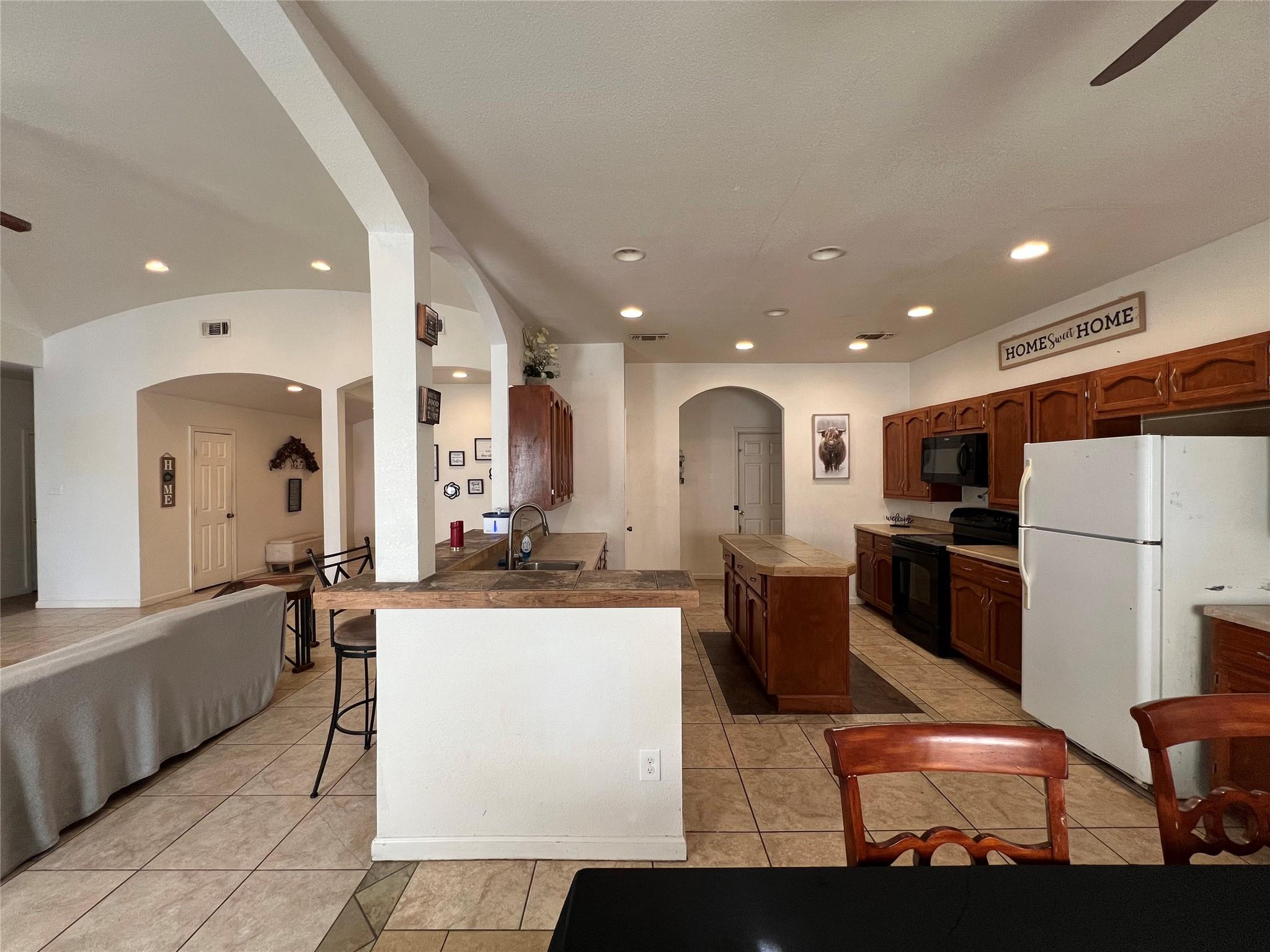 111 Mariah Dr, Kyle, TX 78640