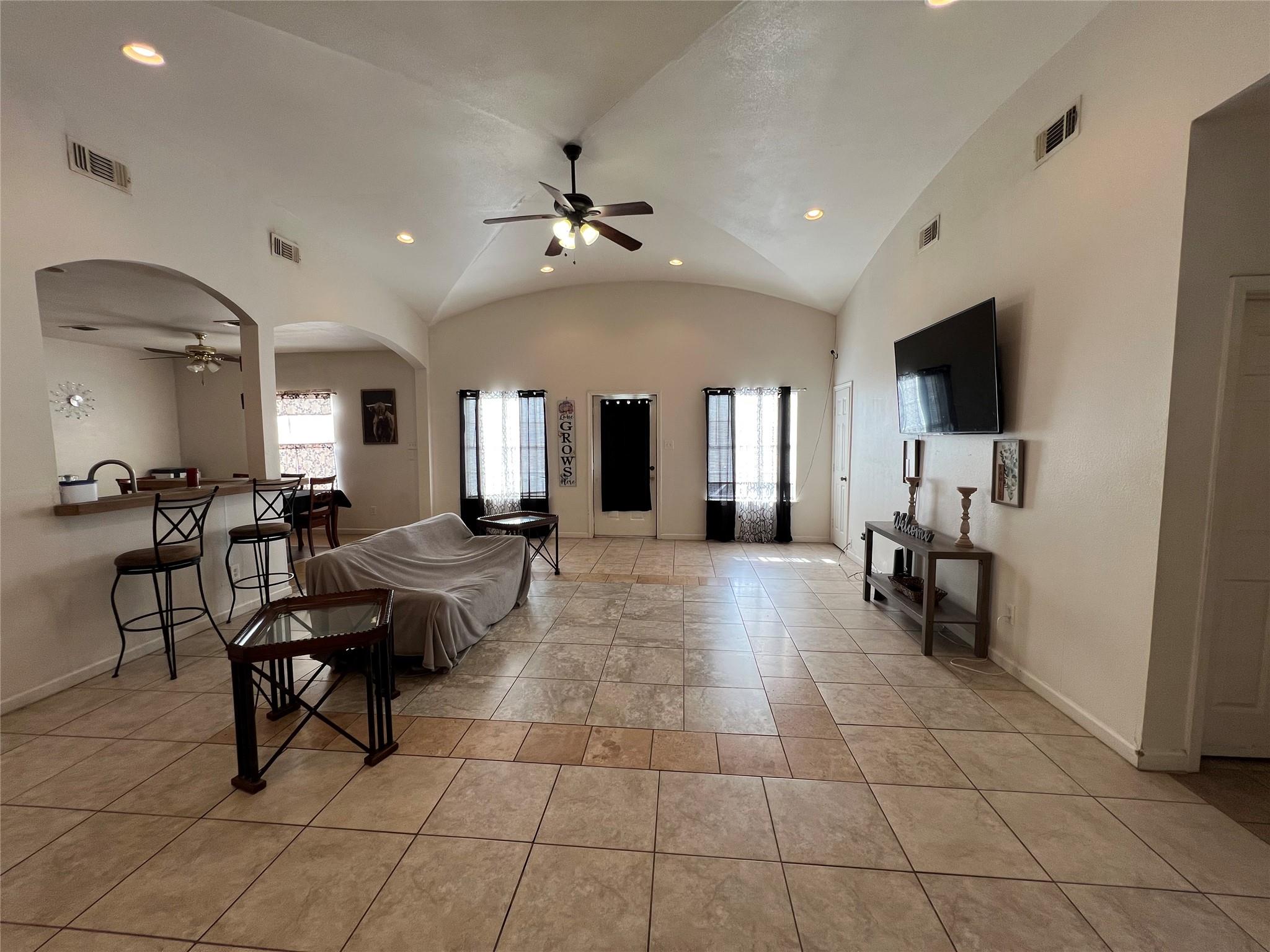 111 Mariah Dr, Kyle, TX 78640