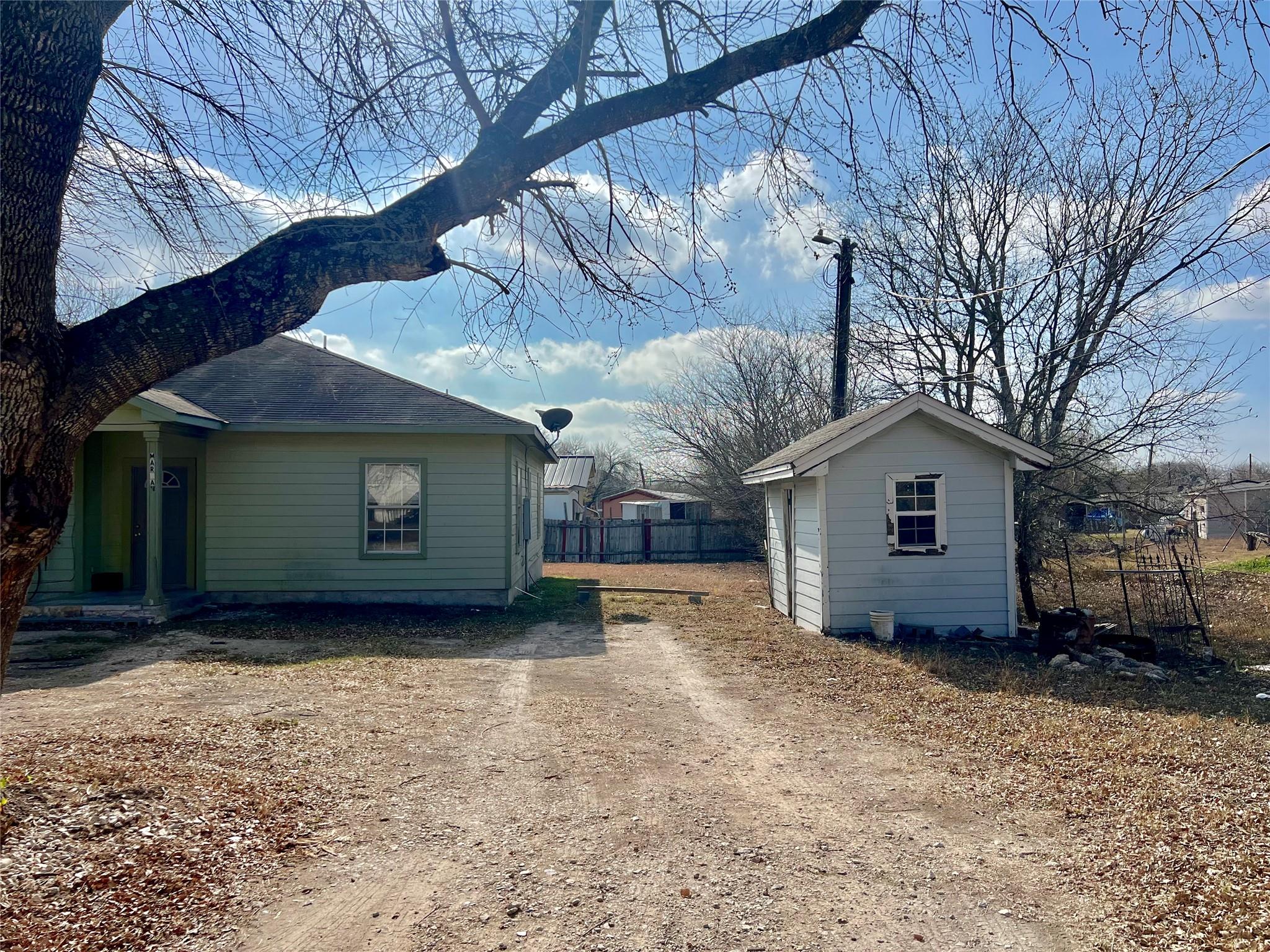 111 Mariah Dr, Kyle, TX 78640