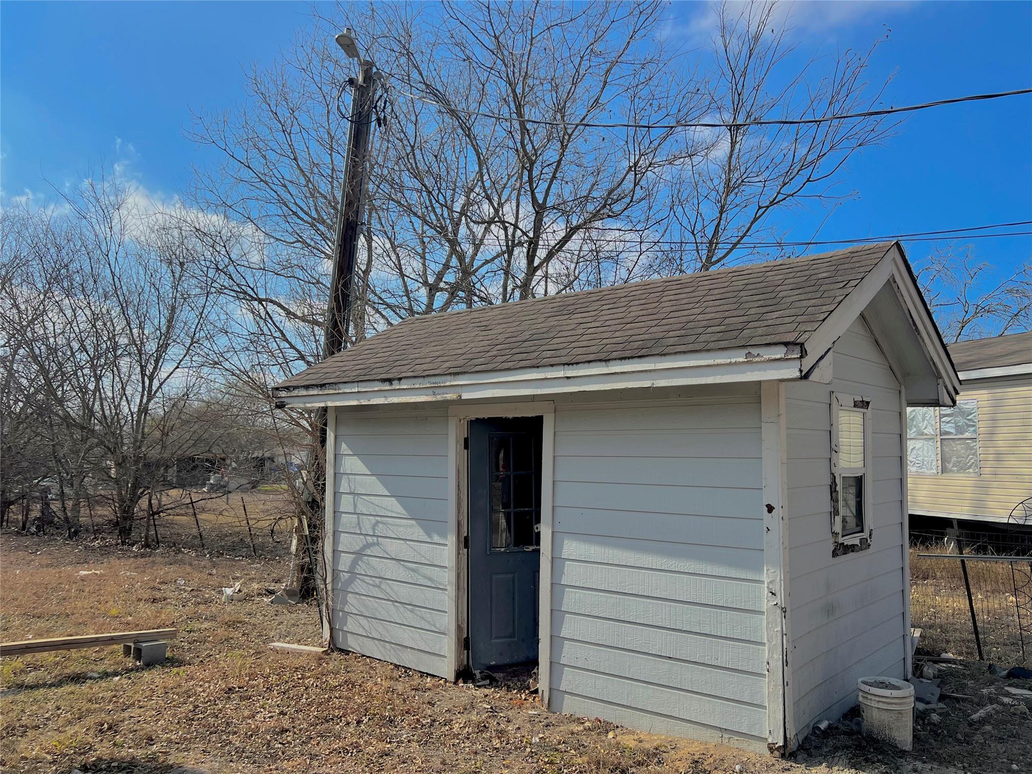 111 Mariah Dr, Kyle, TX 78640