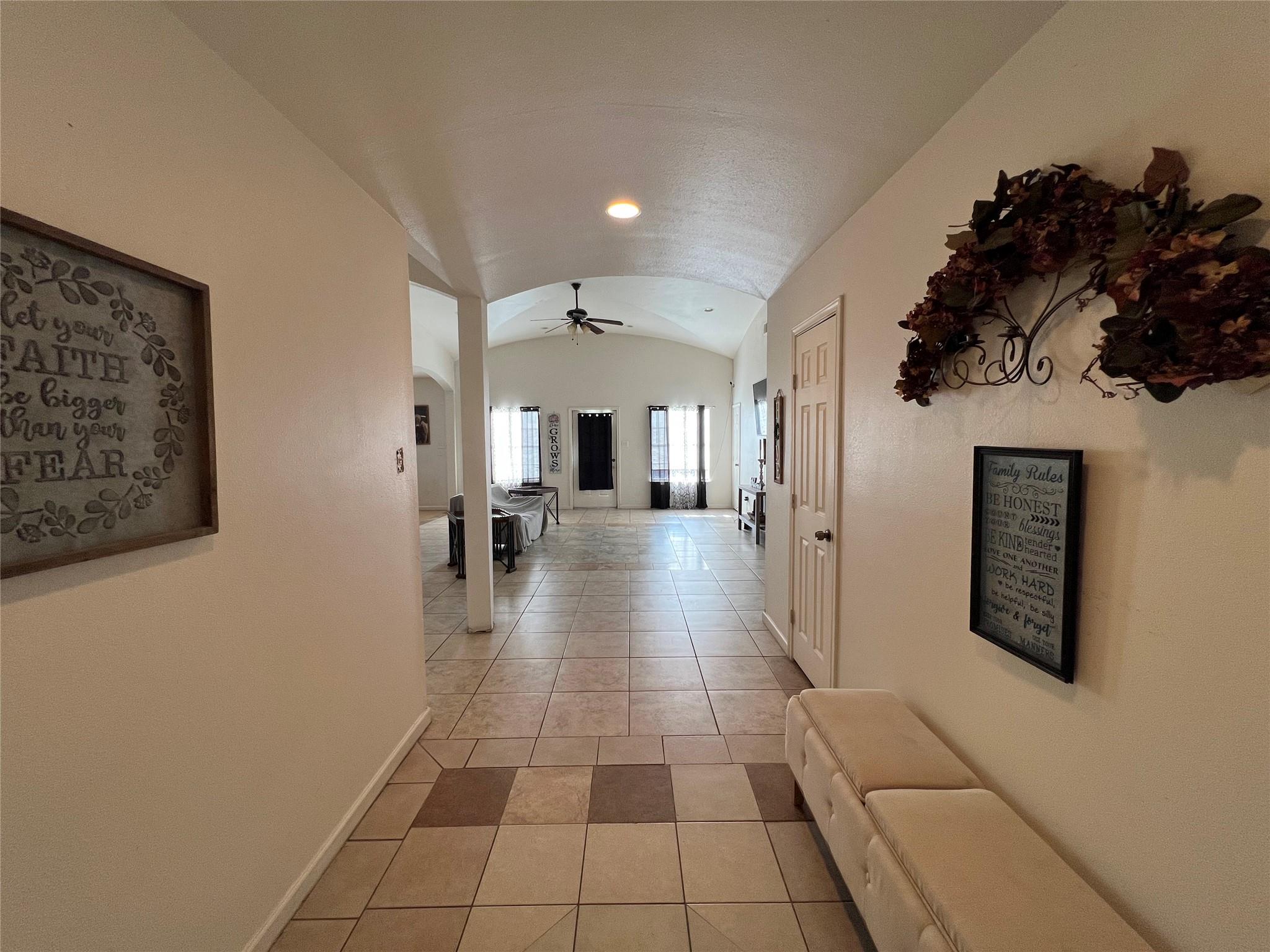 111 Mariah Dr, Kyle, TX 78640