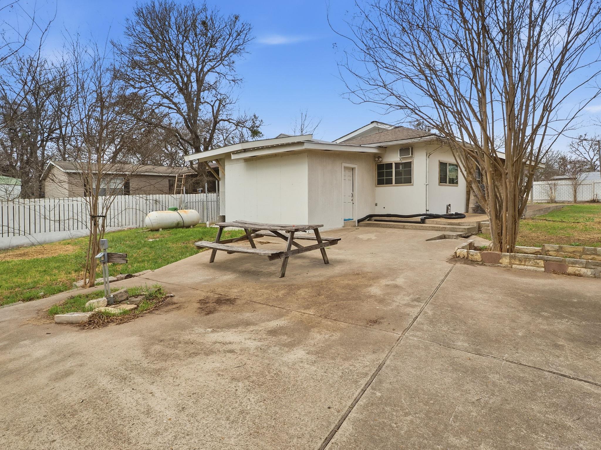 139 Stony Mont Dr, Del Valle, TX 78617