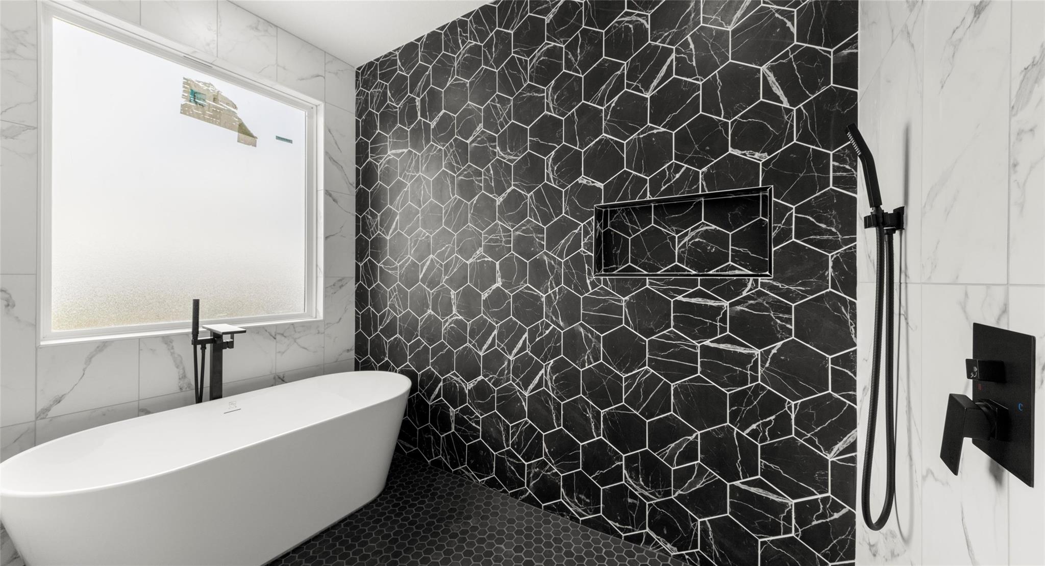 103 Onini Ct, Bastrop, TX 78602