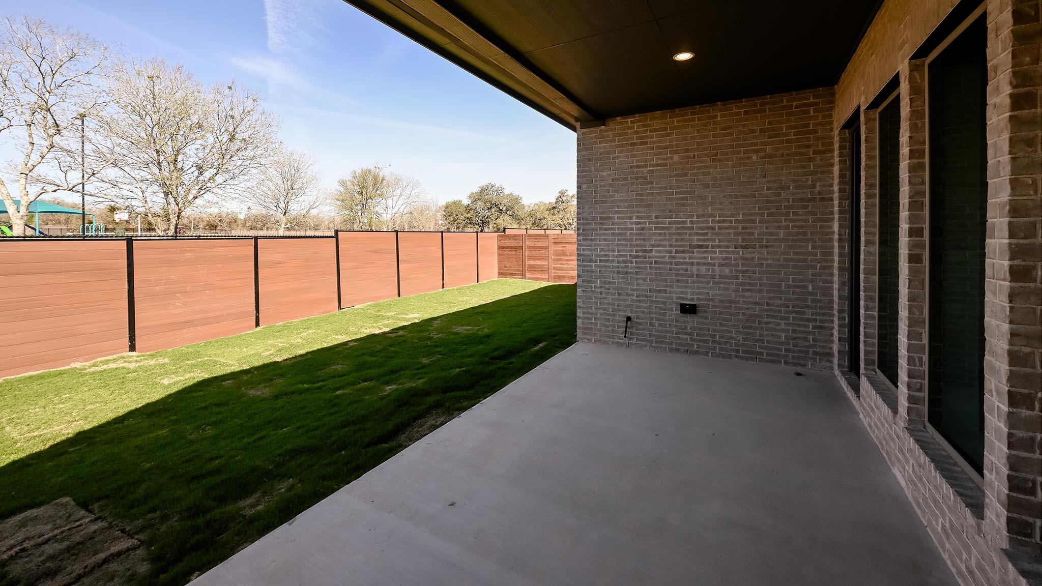 313 Foxfire Cv, Lockhart, TX 78644