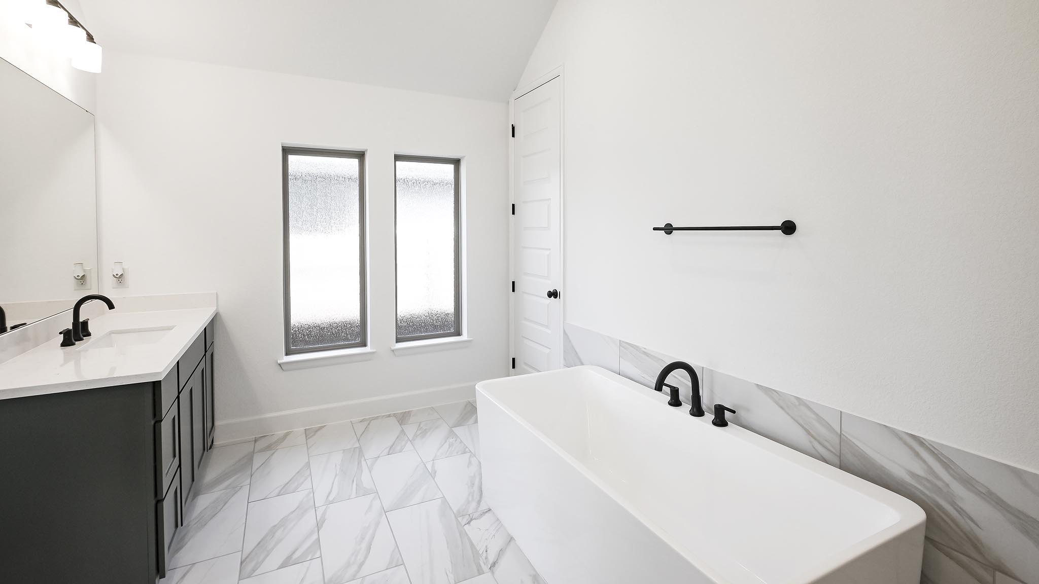 313 Foxfire Cv, Lockhart, TX 78644