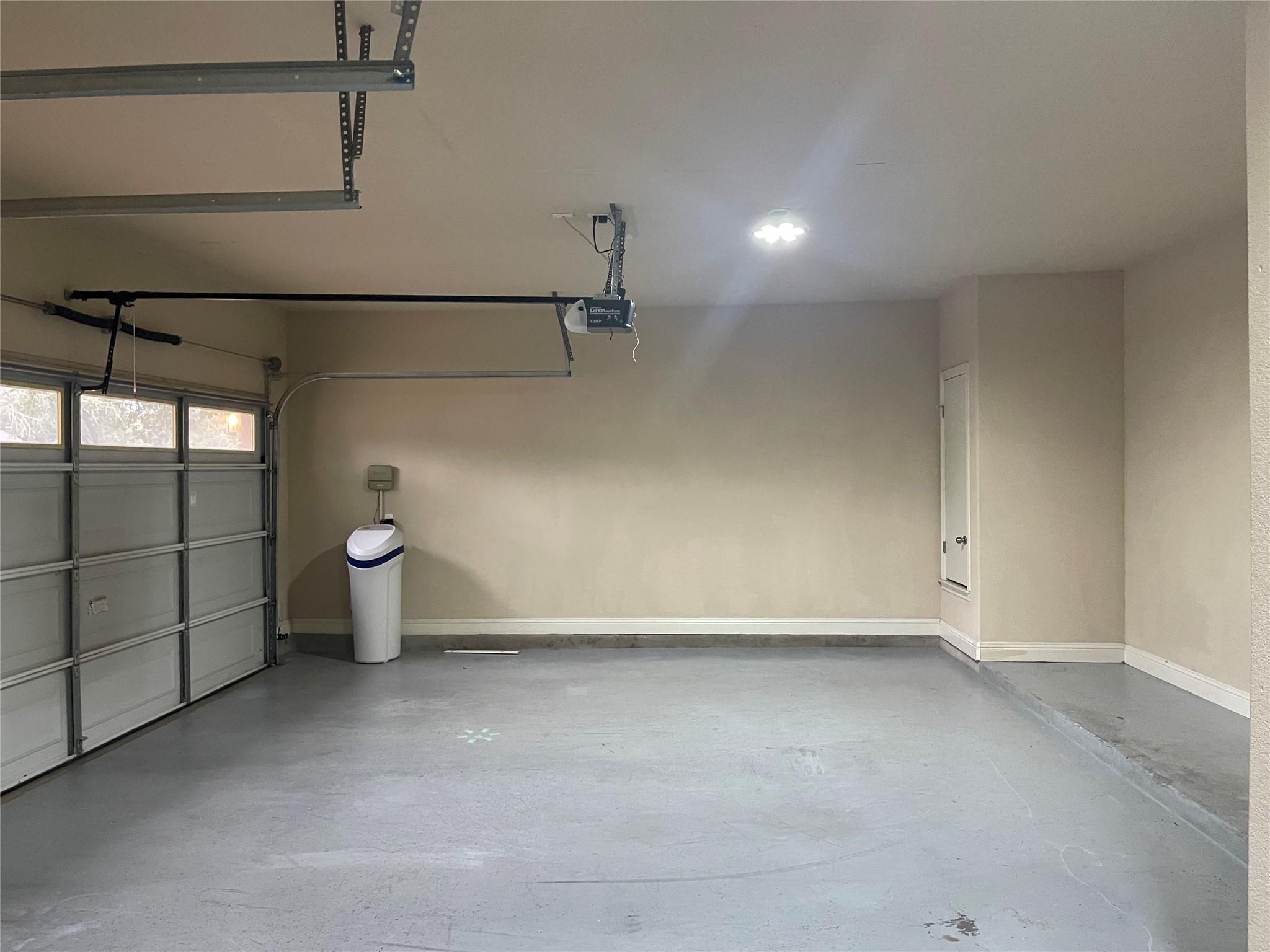 3928 Crest Ln, Round Rock, TX 78681