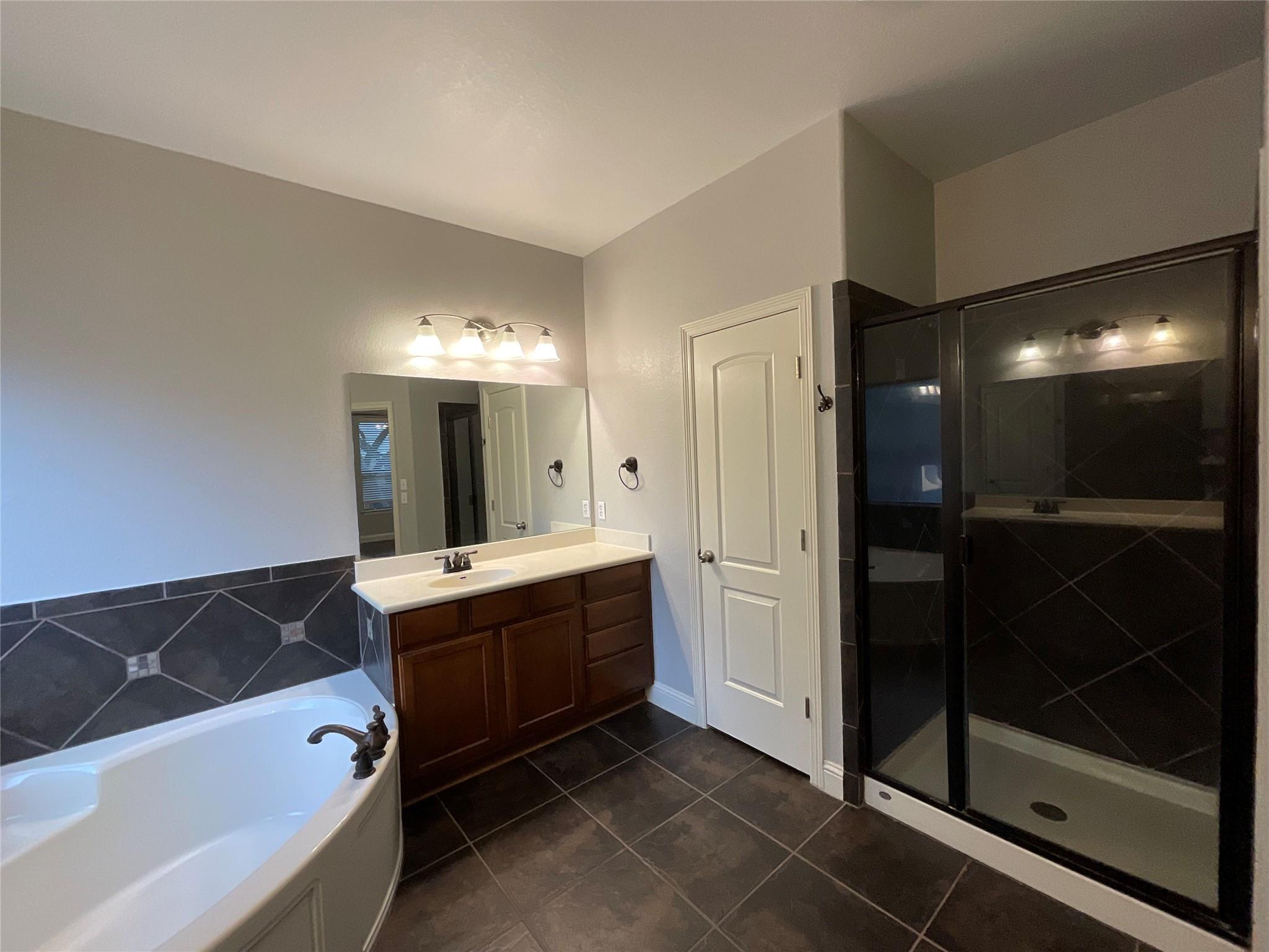 3928 Crest Ln, Round Rock, TX 78681