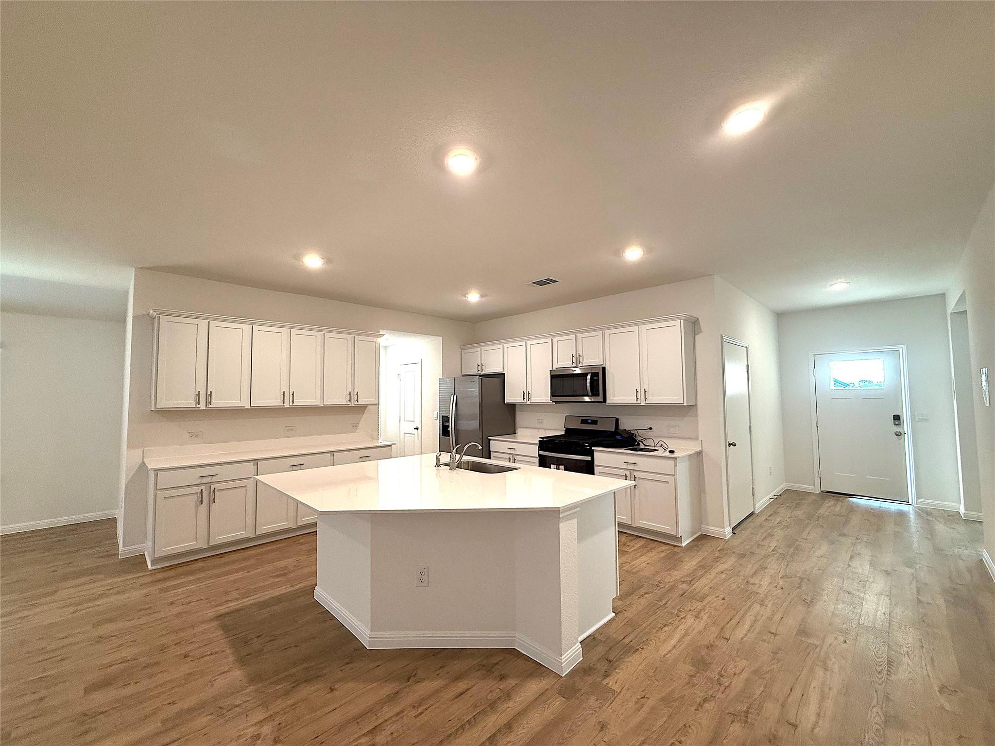 1917 Buntline Hitch Dr, Leander, TX 78641