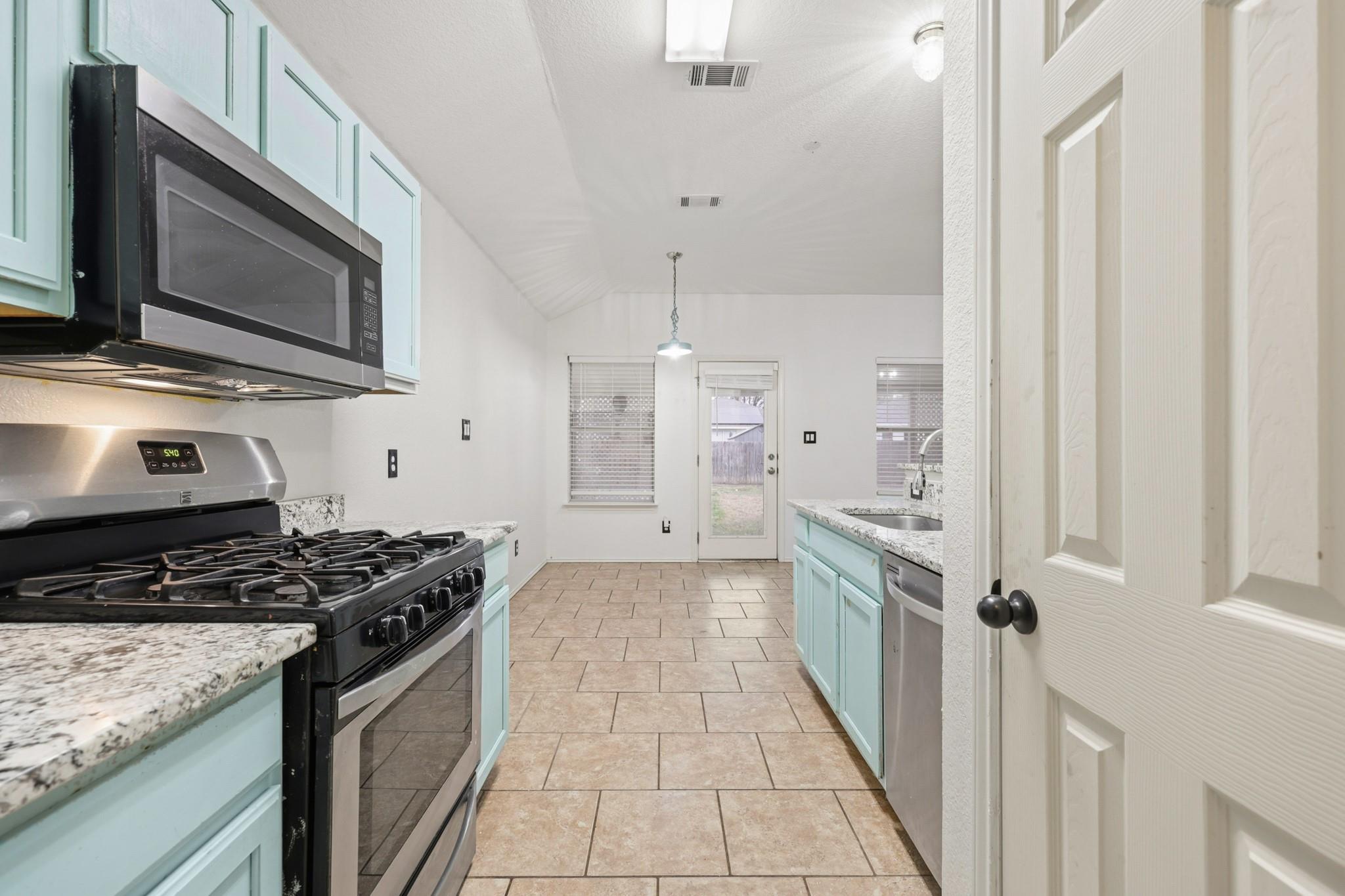 125 Blue Ridge Trl, Elgin, TX 78621