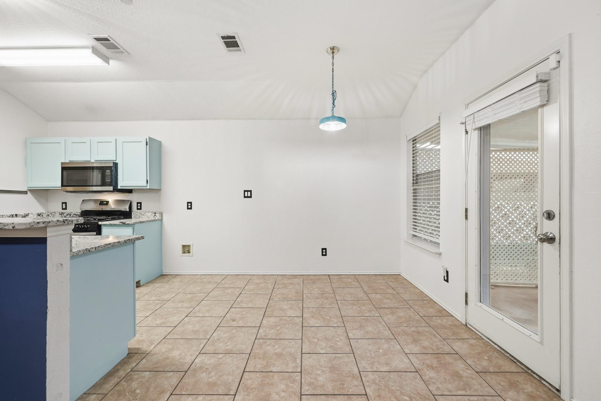 125 Blue Ridge Trl, Elgin, TX 78621