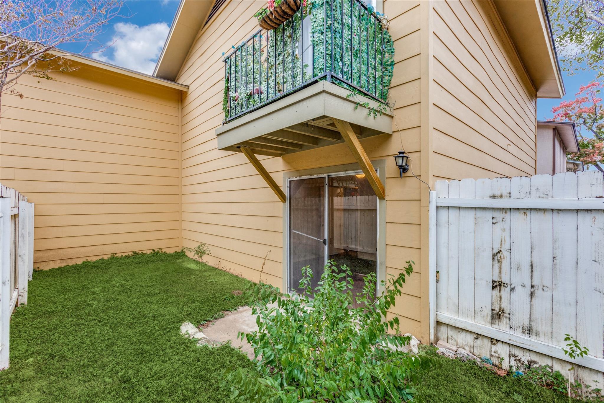 1212 Hollow Creek Dr # B, Austin, TX 78704