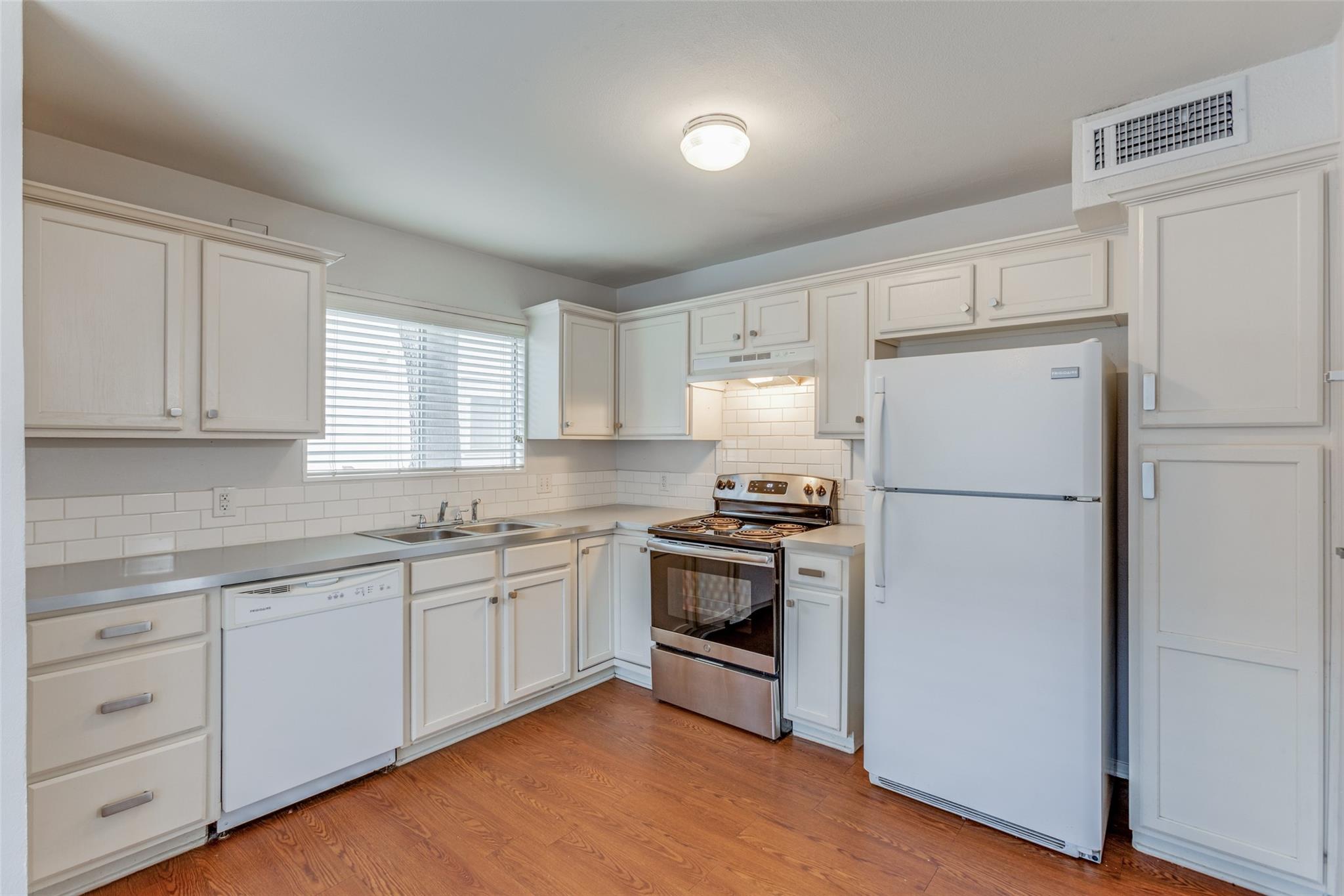 1212 Hollow Creek Dr # B, Austin, TX 78704