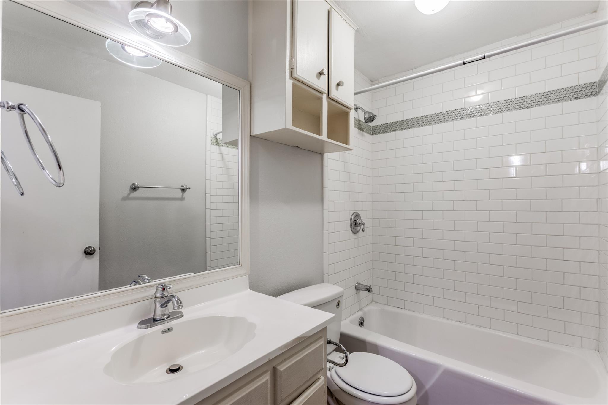 1212 Hollow Creek Dr # B, Austin, TX 78704