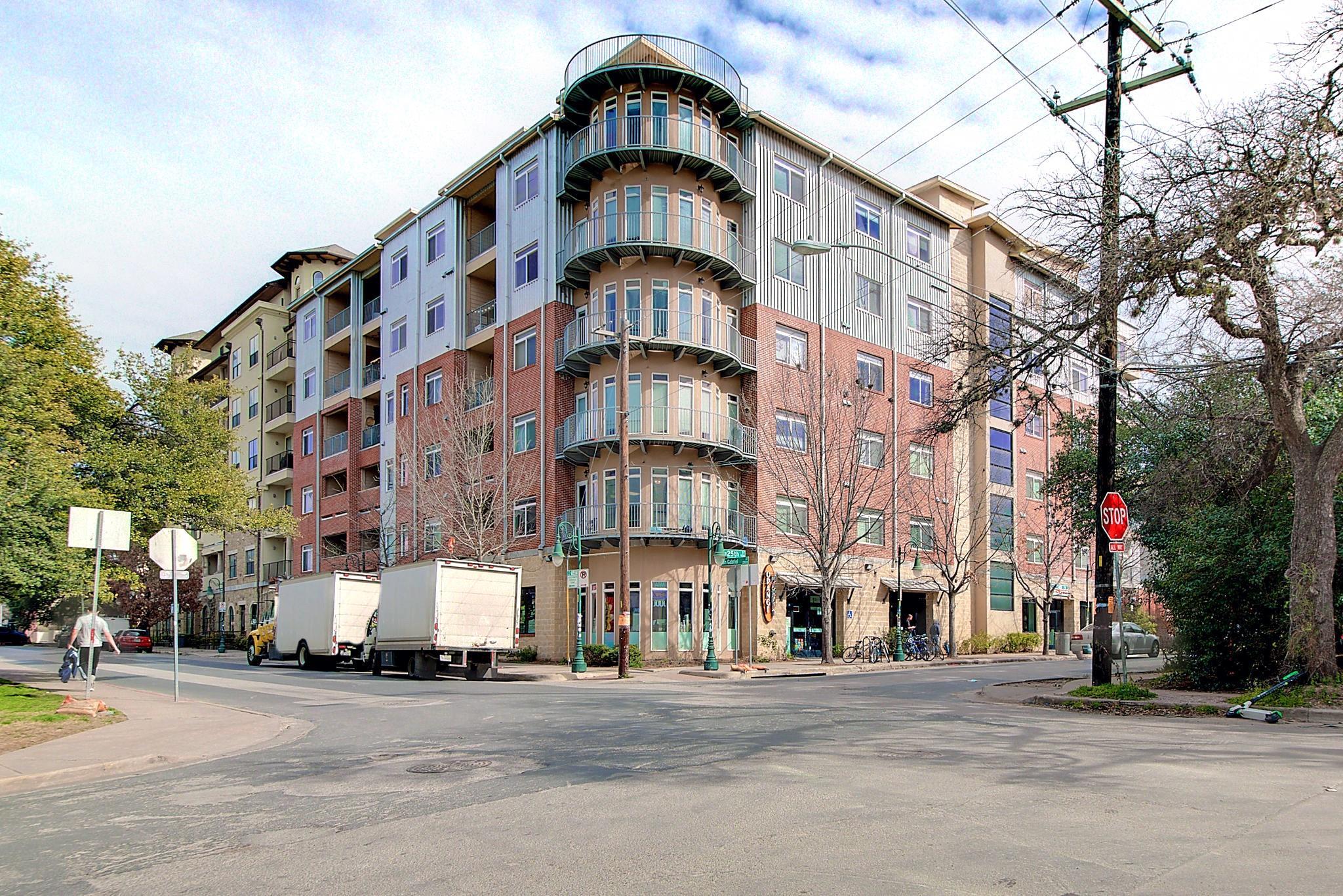 910 W 25th St # 305, Austin, TX 78705