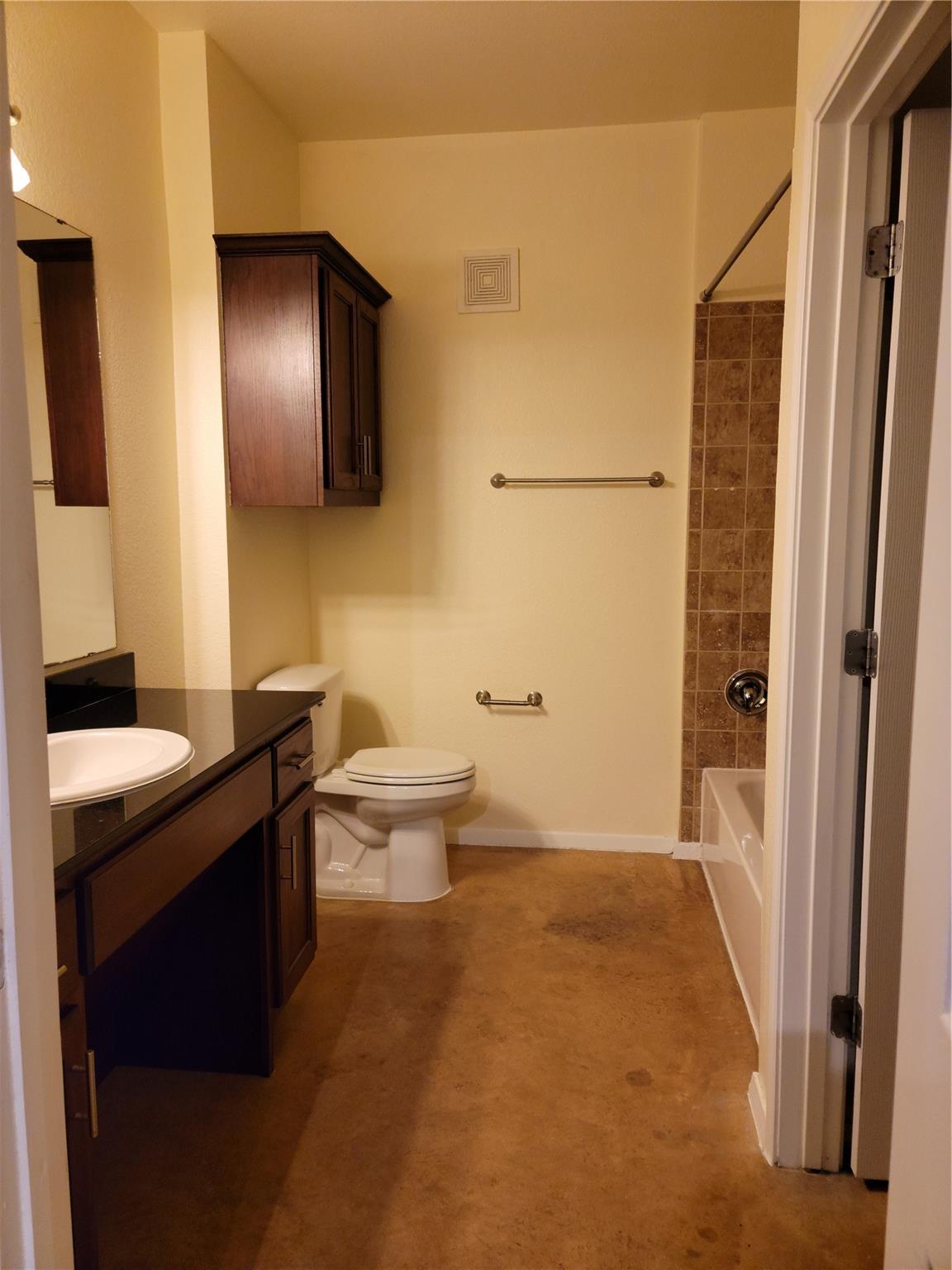 910 W 25th St # 305, Austin, TX 78705