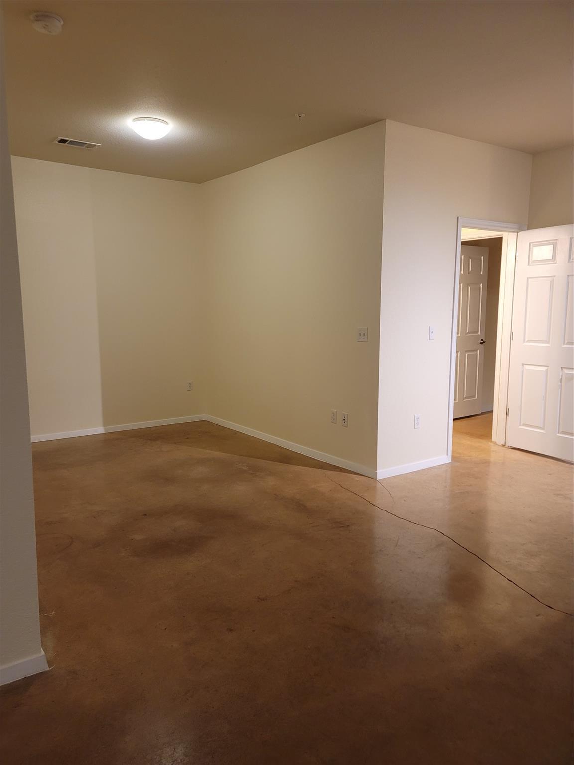 910 W 25th St # 305, Austin, TX 78705