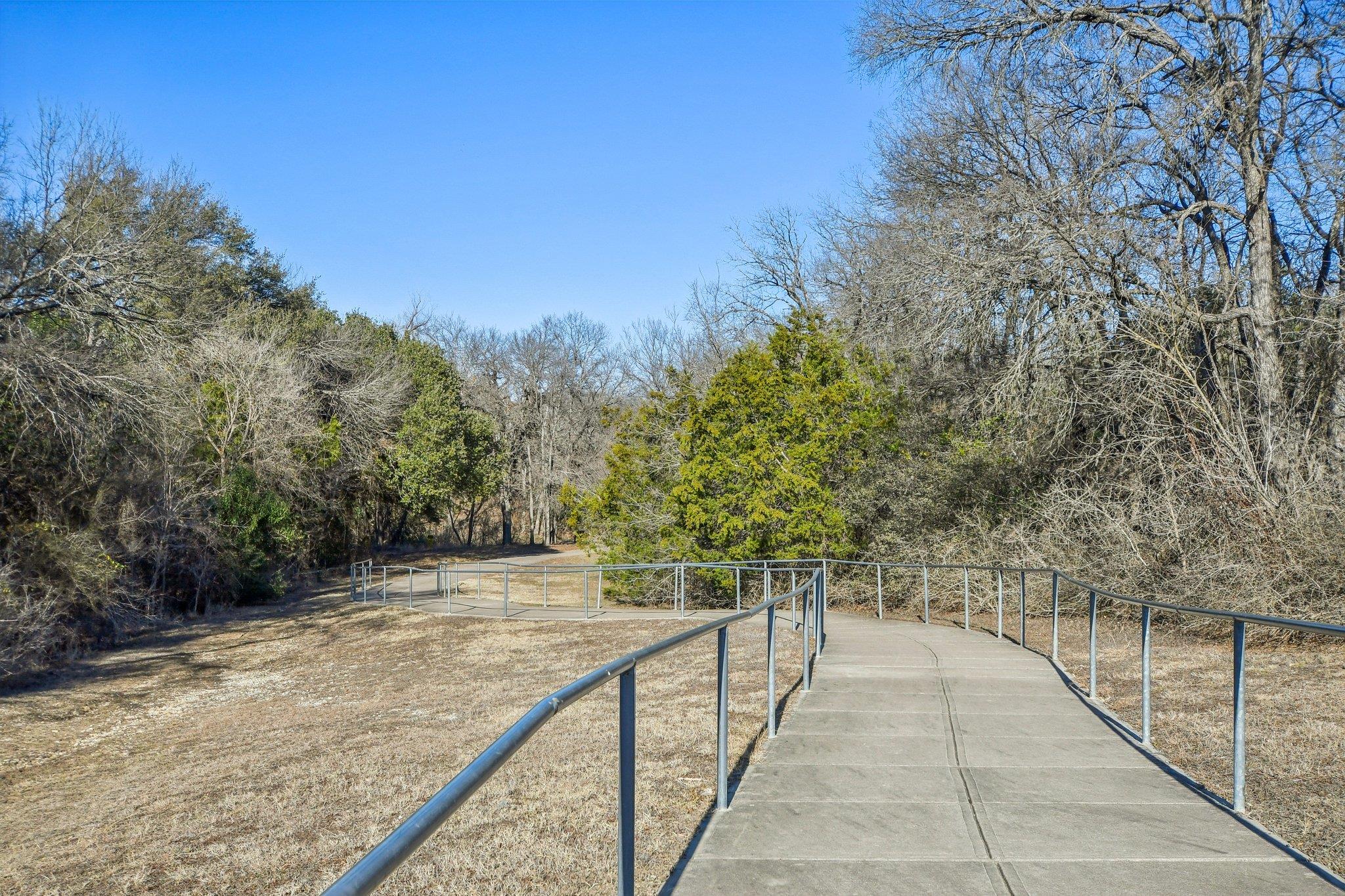 616 Lookout Tree Ln, Round Rock, TX 78664