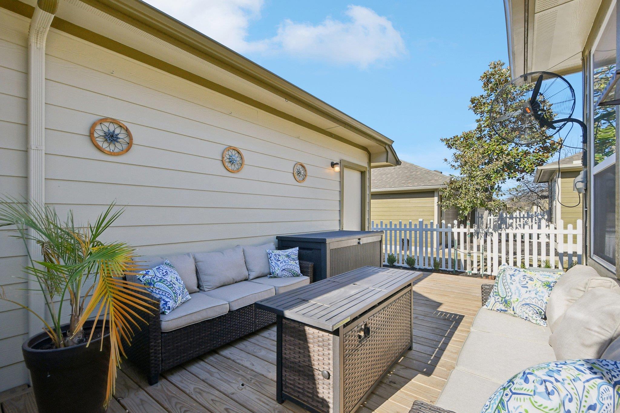 616 Lookout Tree Ln, Round Rock, TX 78664