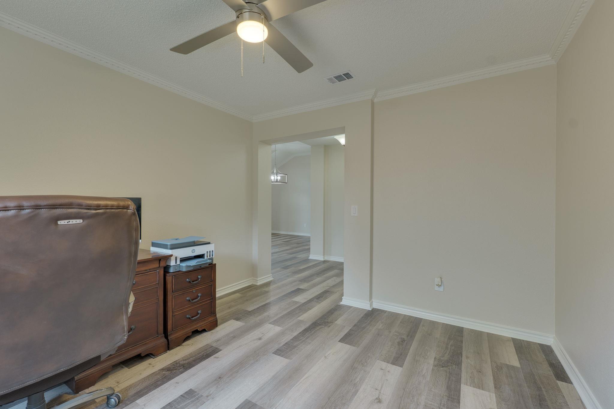 6613 Bramber Ln, Austin, TX 78754