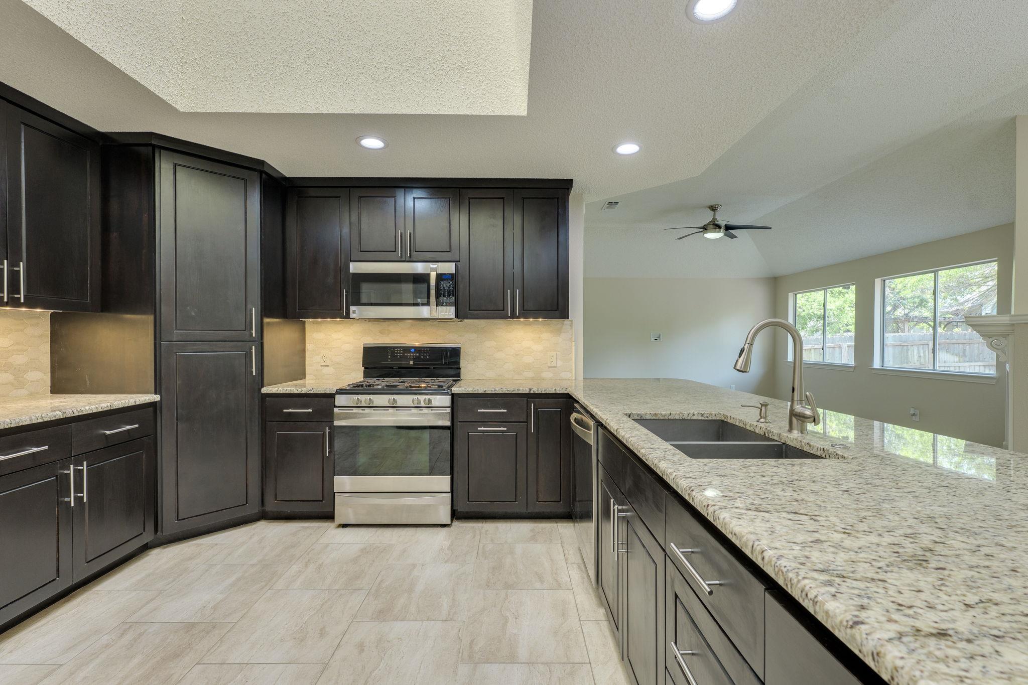 6613 Bramber Ln, Austin, TX 78754