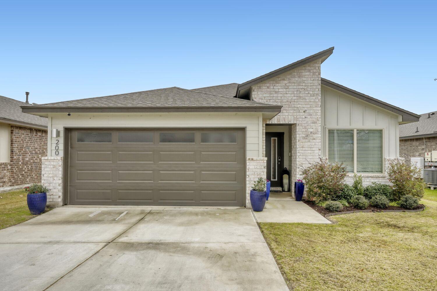 200 Coda Xing, Georgetown, TX 78633