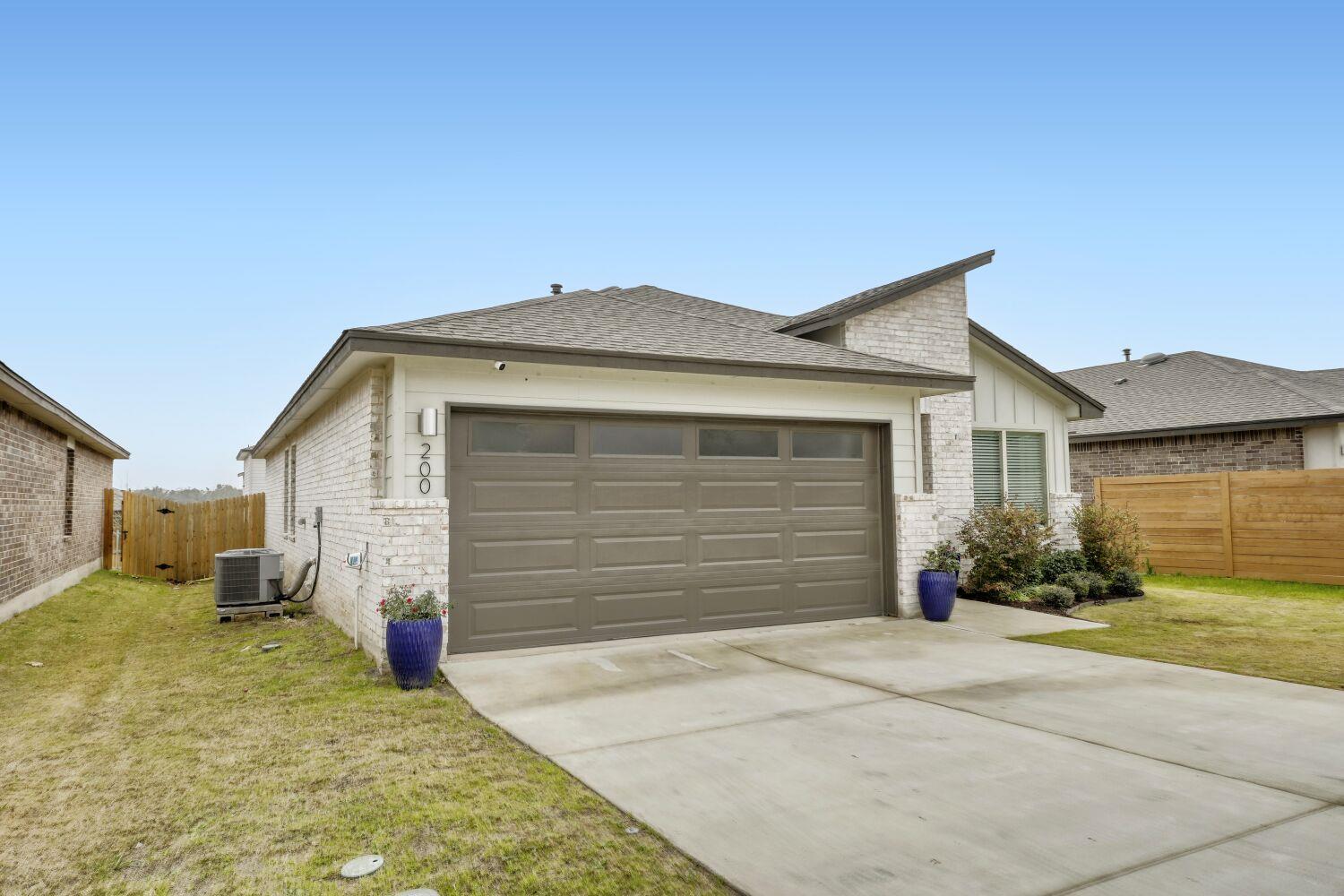 200 Coda Xing, Georgetown, TX 78633
