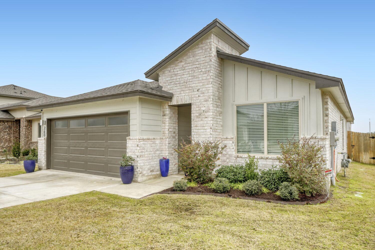 200 Coda Xing, Georgetown, TX 78633