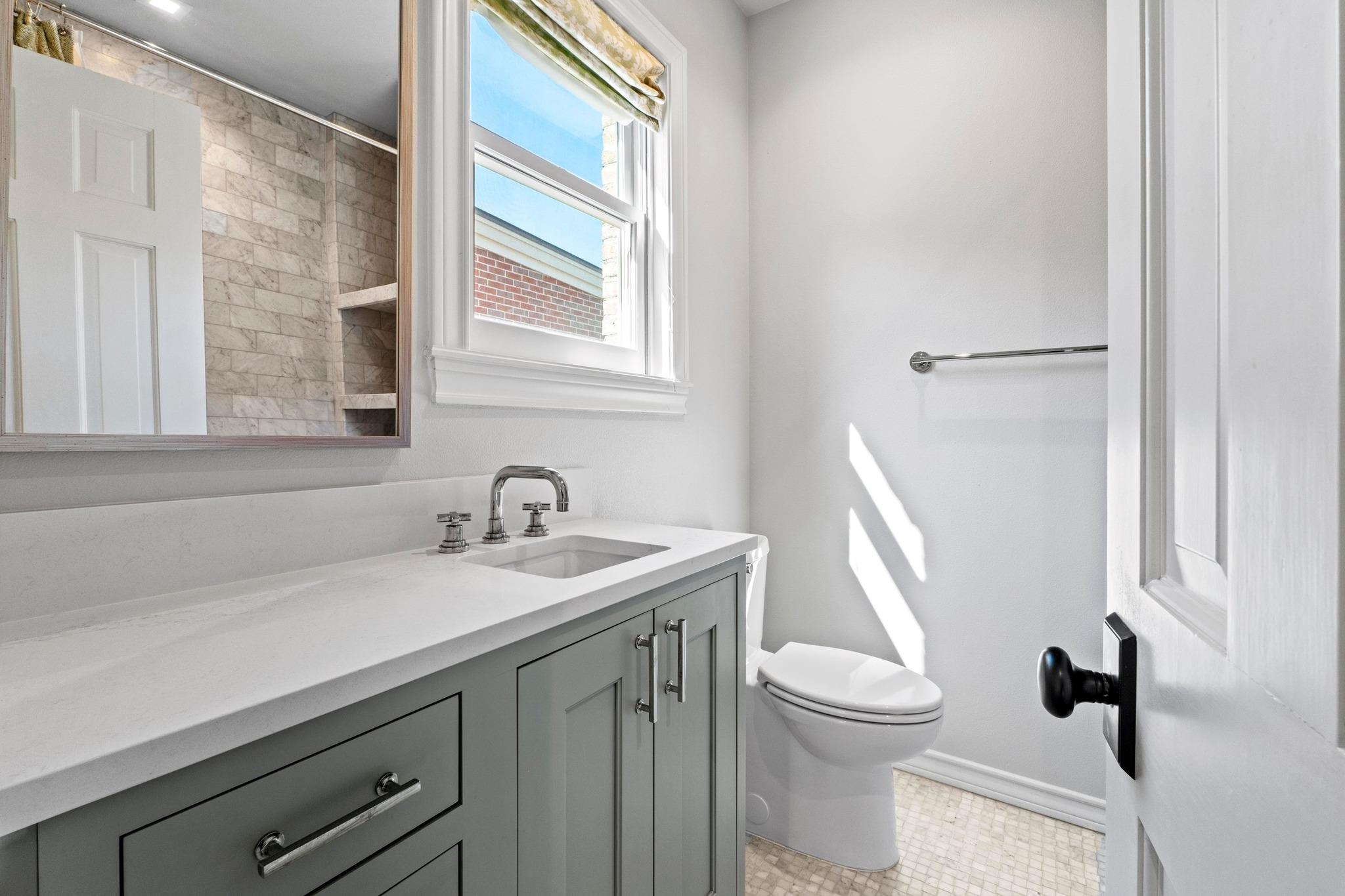 2702 Hillview Green Ln, Austin, TX 78703