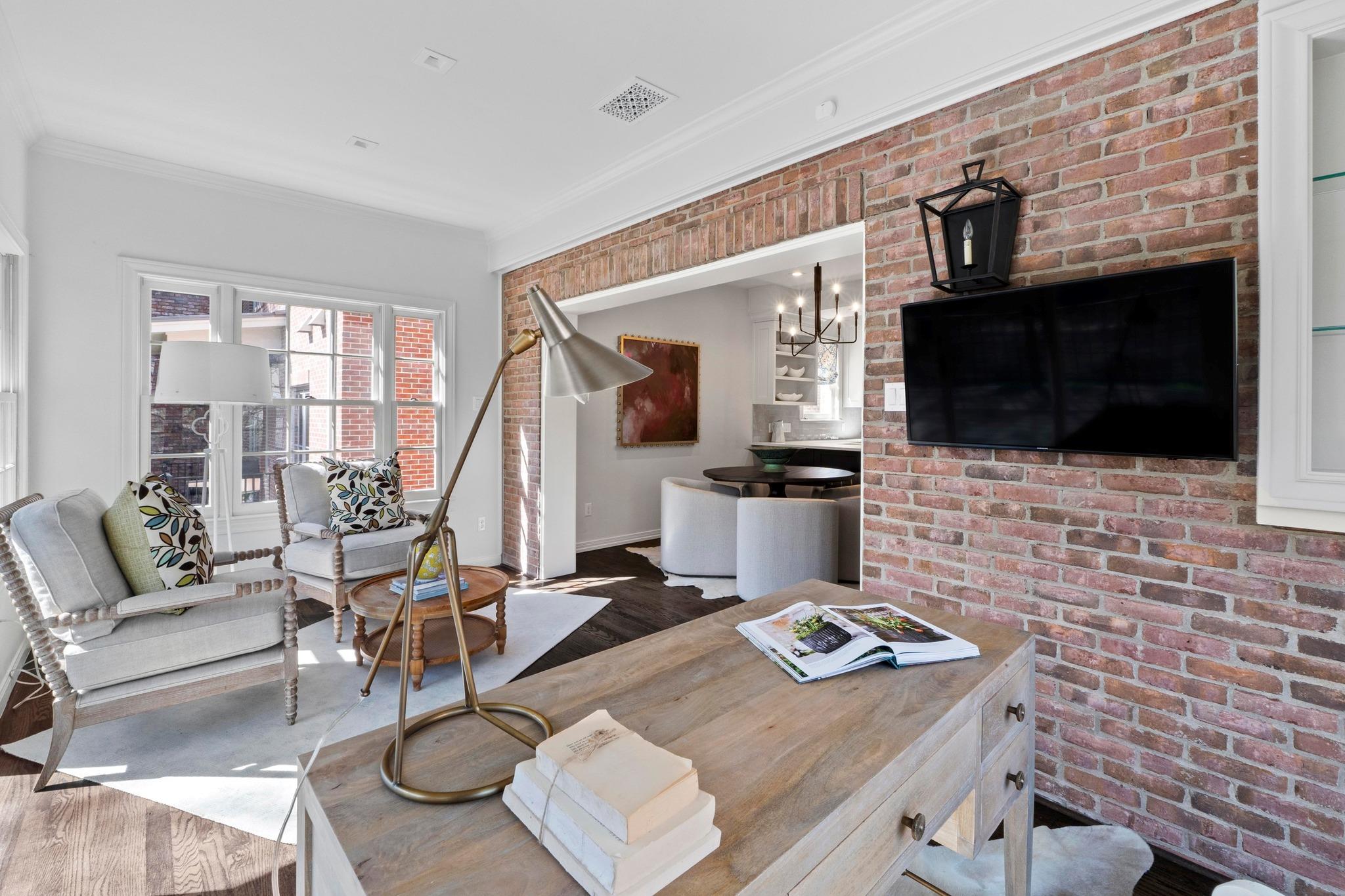 2702 Hillview Green Ln, Austin, TX 78703