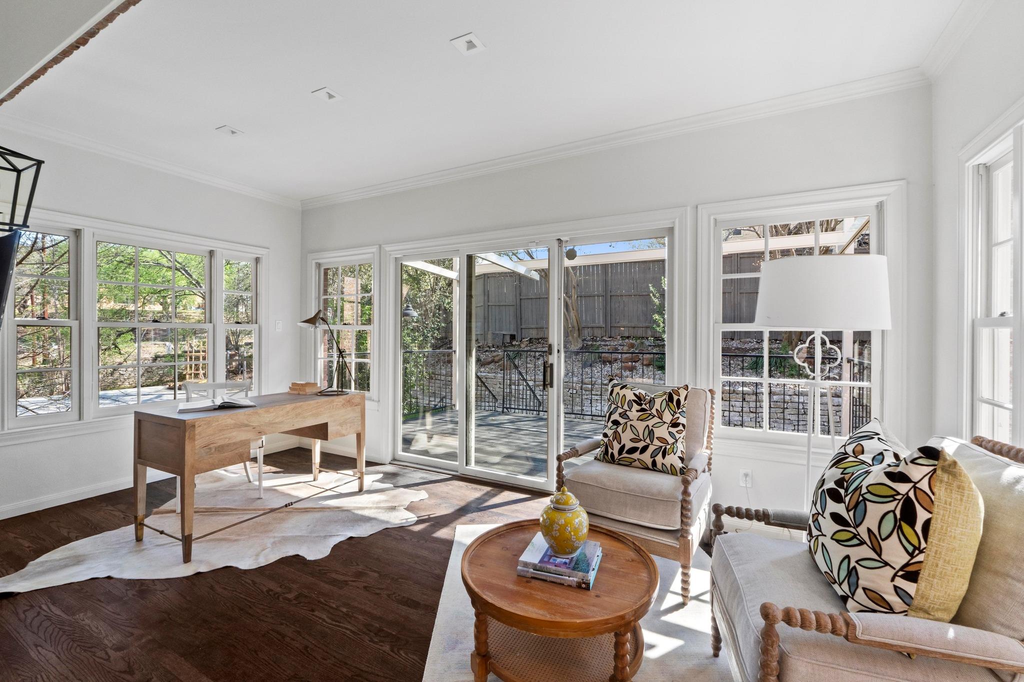 2702 Hillview Green Ln, Austin, TX 78703