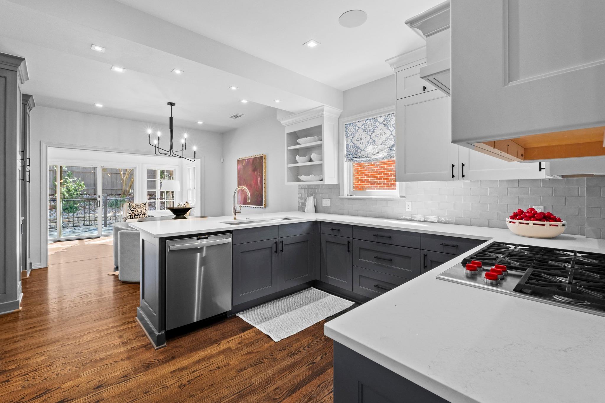 2702 Hillview Green Ln, Austin, TX 78703