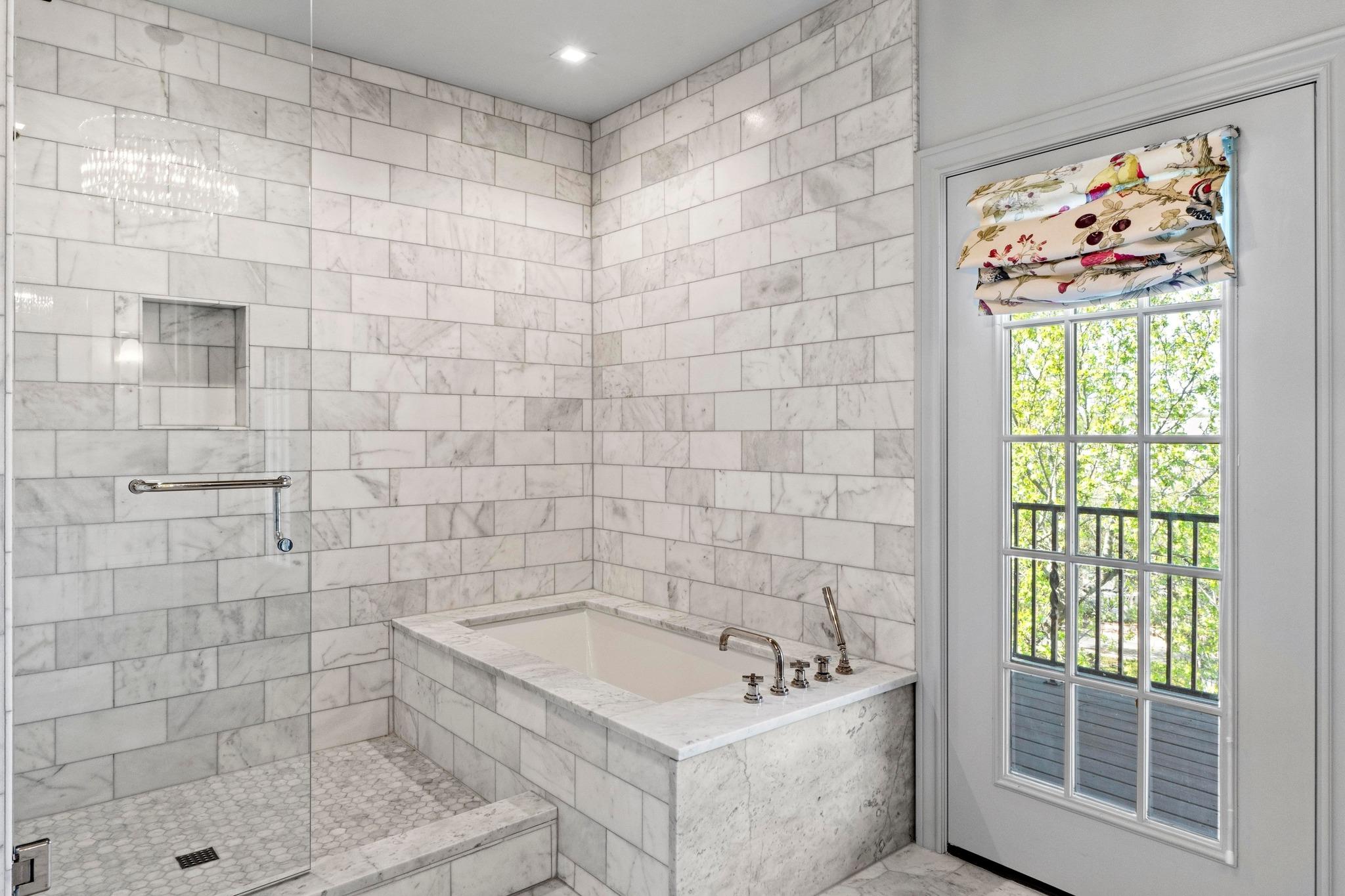 2702 Hillview Green Ln, Austin, TX 78703