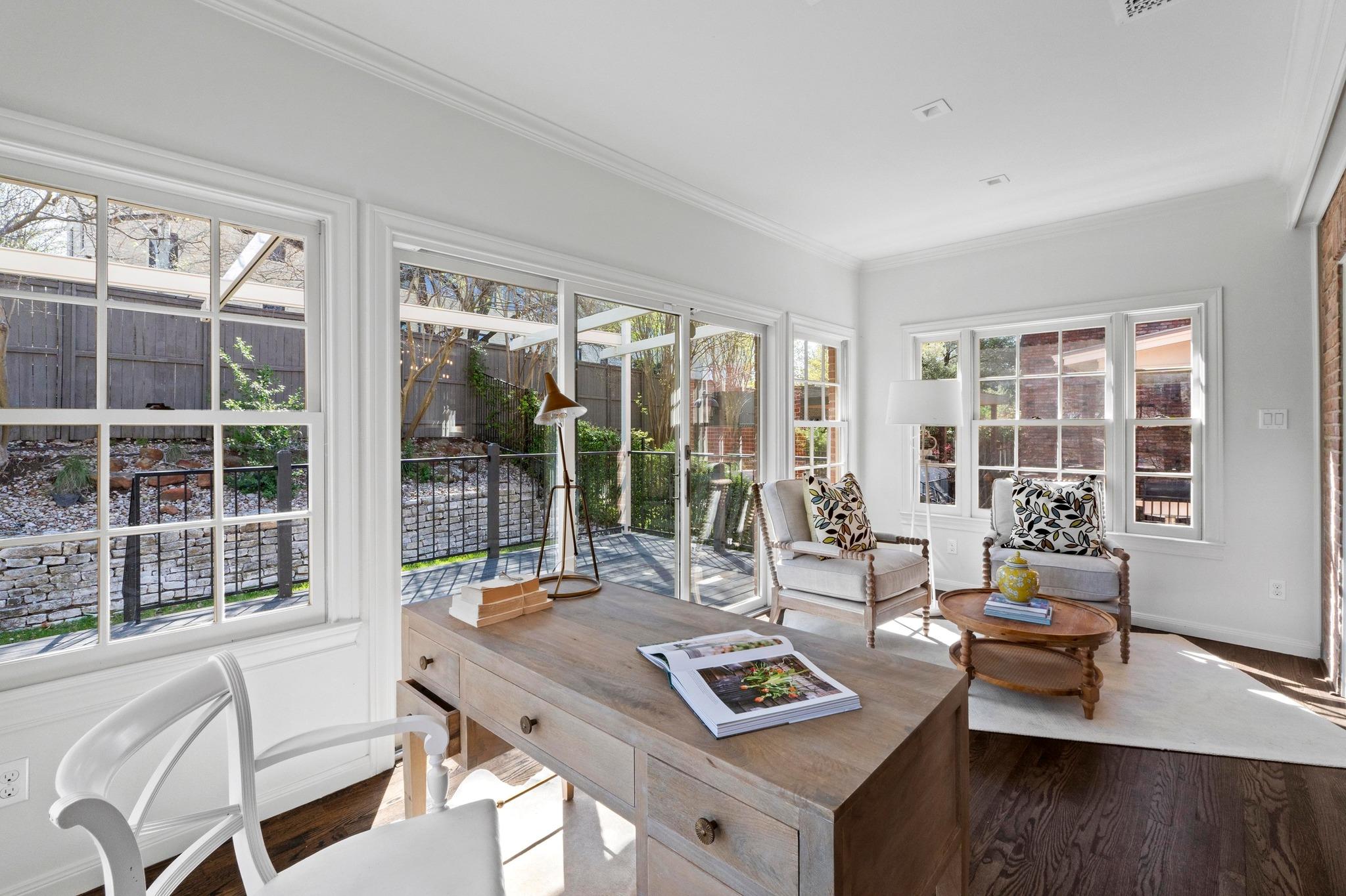 2702 Hillview Green Ln, Austin, TX 78703