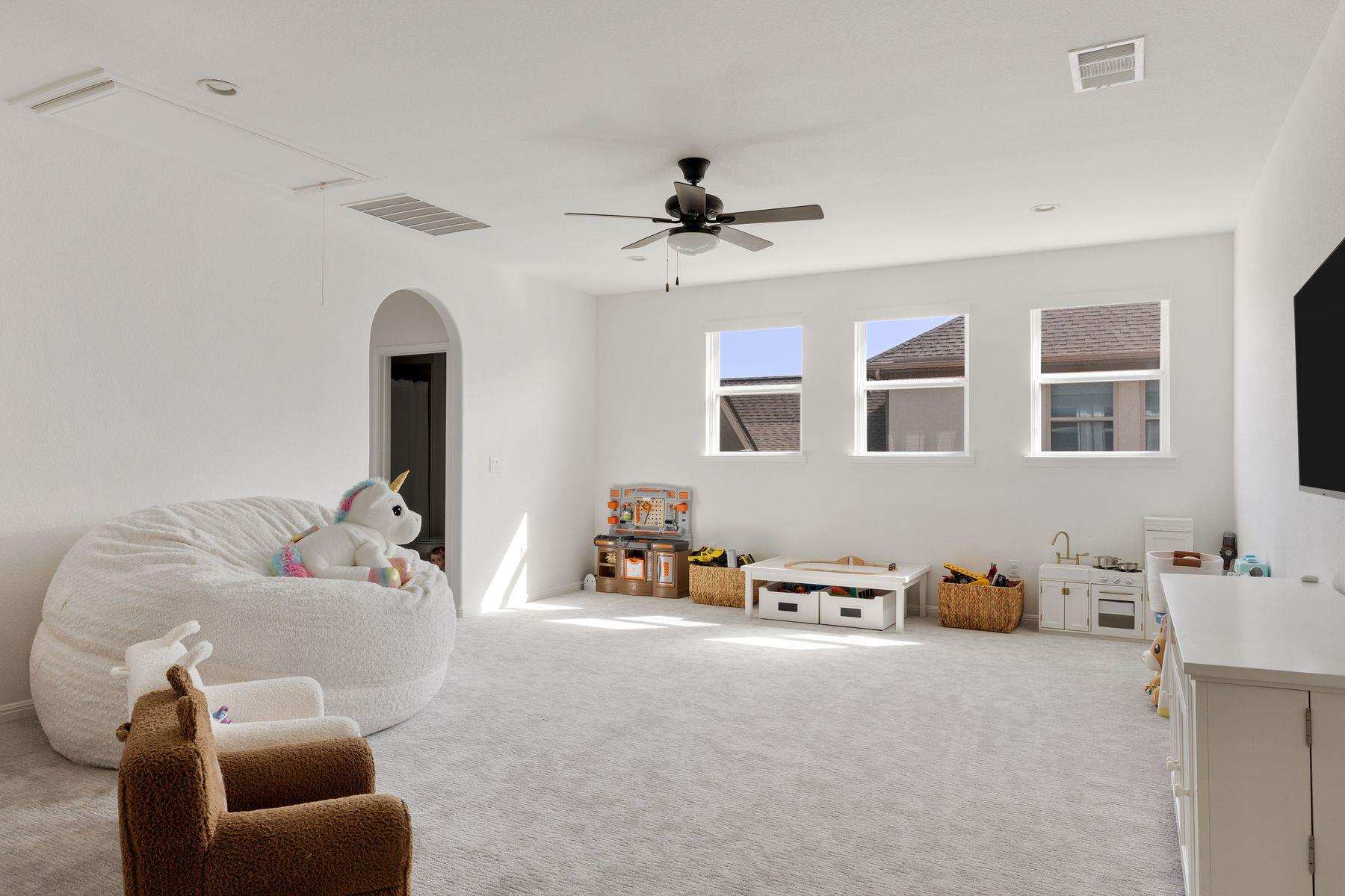 4236 Starry Night Dr, Leander, TX 78641