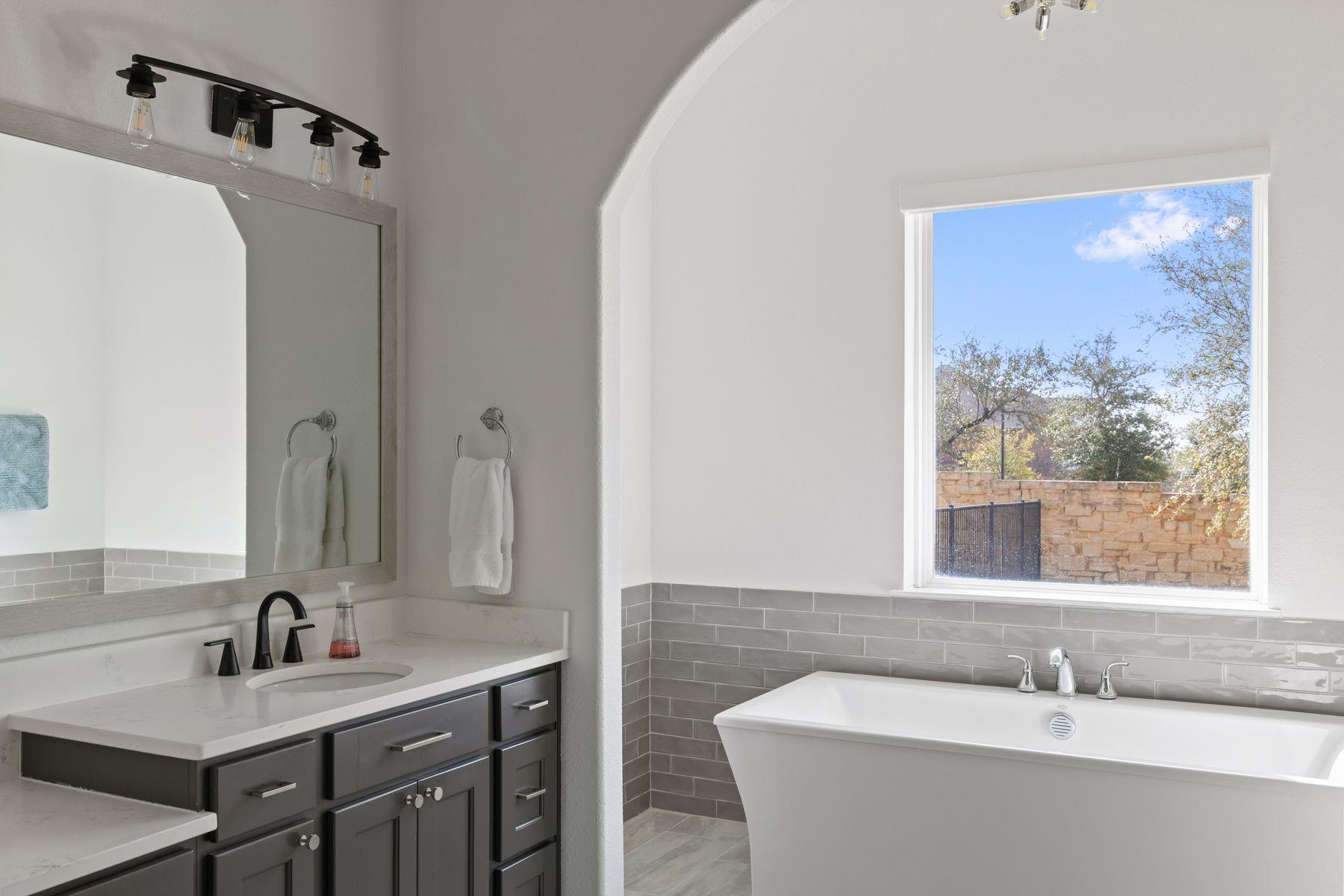 4236 Starry Night Dr, Leander, TX 78641